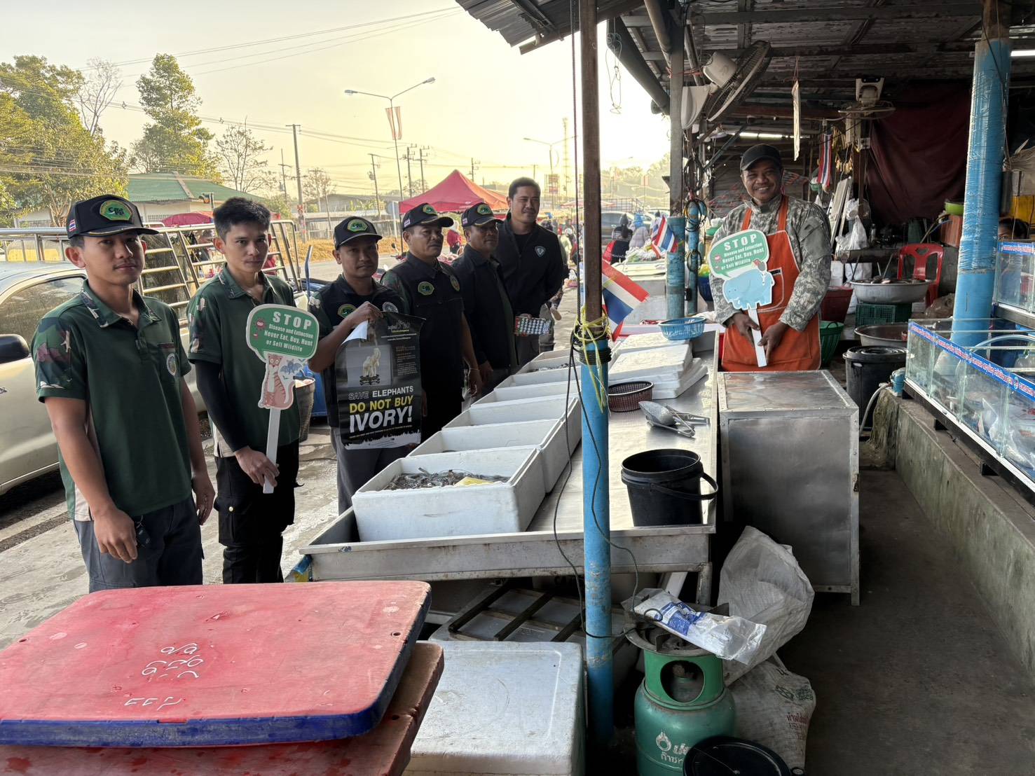 ตรวจป้องกัน เฝ้าระวังการลักลอบนำเข้าส่งออกสินค้าประมงและสินค้าผิดกฎหมาย