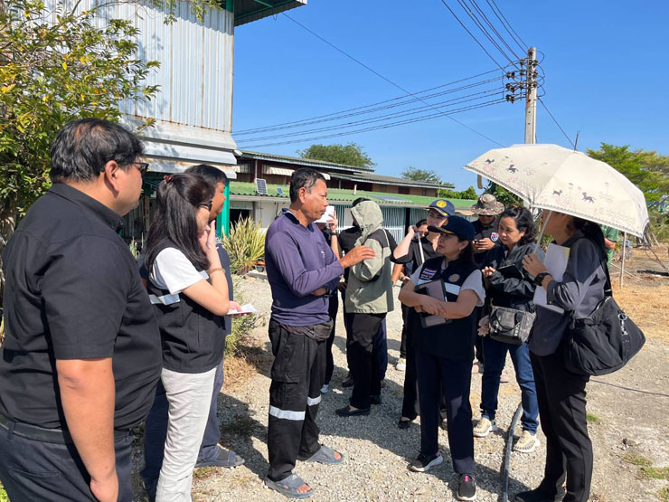 ผอ.กพช. พร้อมด้วยผอ.ศพช.ฉะเชิงเทรา ข้าราชการและเจ้าหน้าที่ ลงพื้นที่เยี่ยมชมเกษตรกรแปลงใหญ่ผู้เลี้ยงปลากะพงยักษ์ ณ ตำบลบางเกลือ อำเภอบางปะกง จังหวัดฉะเชิงเทรา