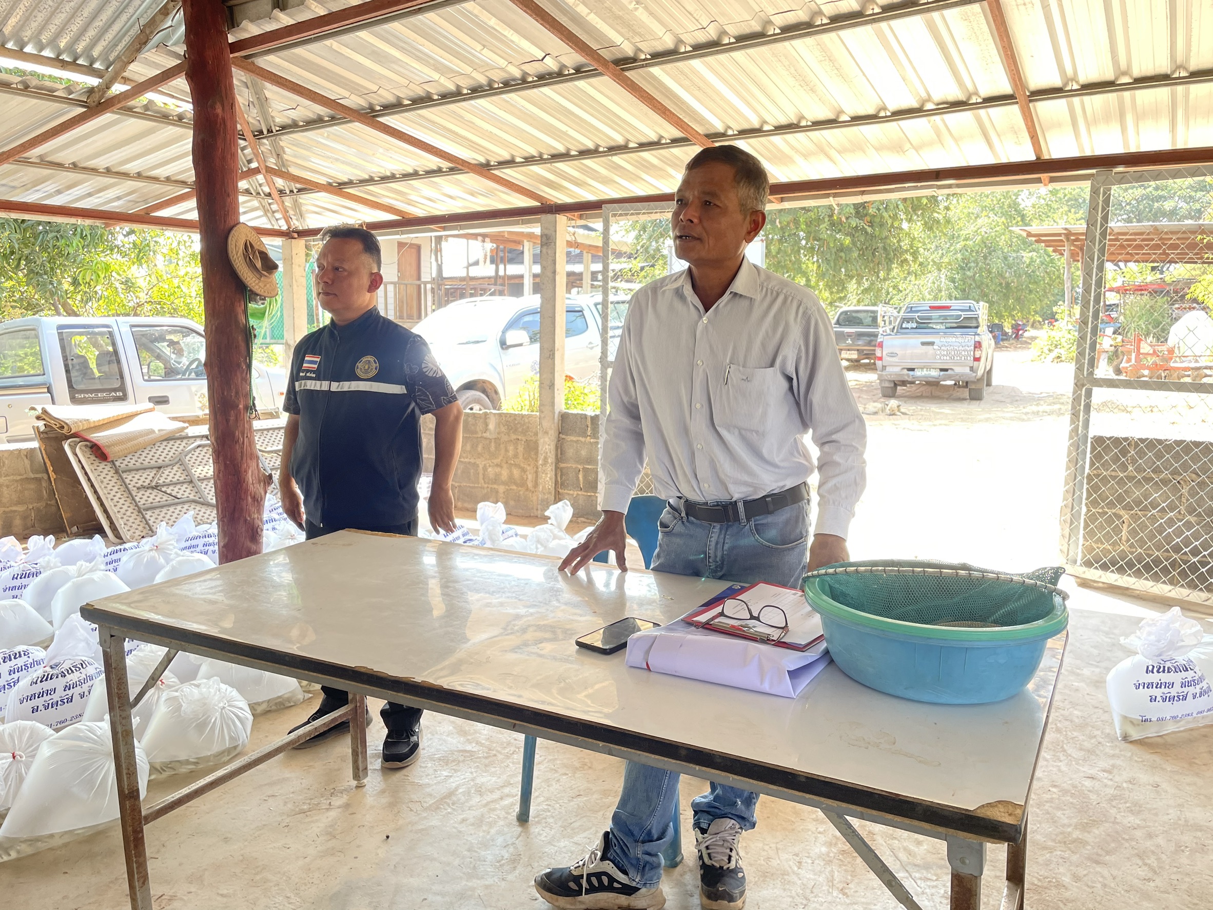 มอบปัจจัยการผลิต โครงการศูนย์เ