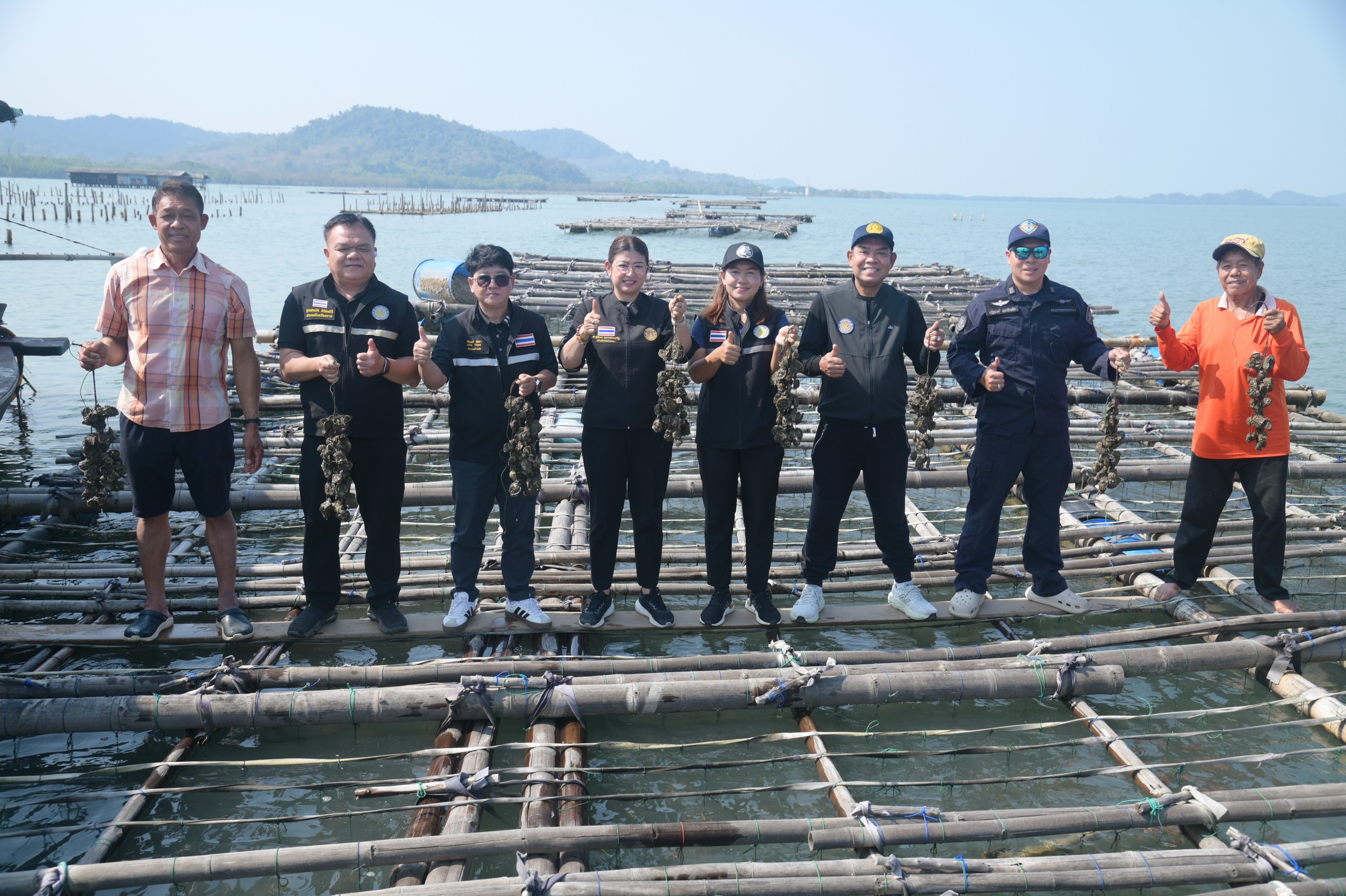 อธิบดีกรมประมง ตรวจเยี่ยมวิสาหกิจชุมชนหอยนางรมท่าโสม จังหวัดตราด..คลิก