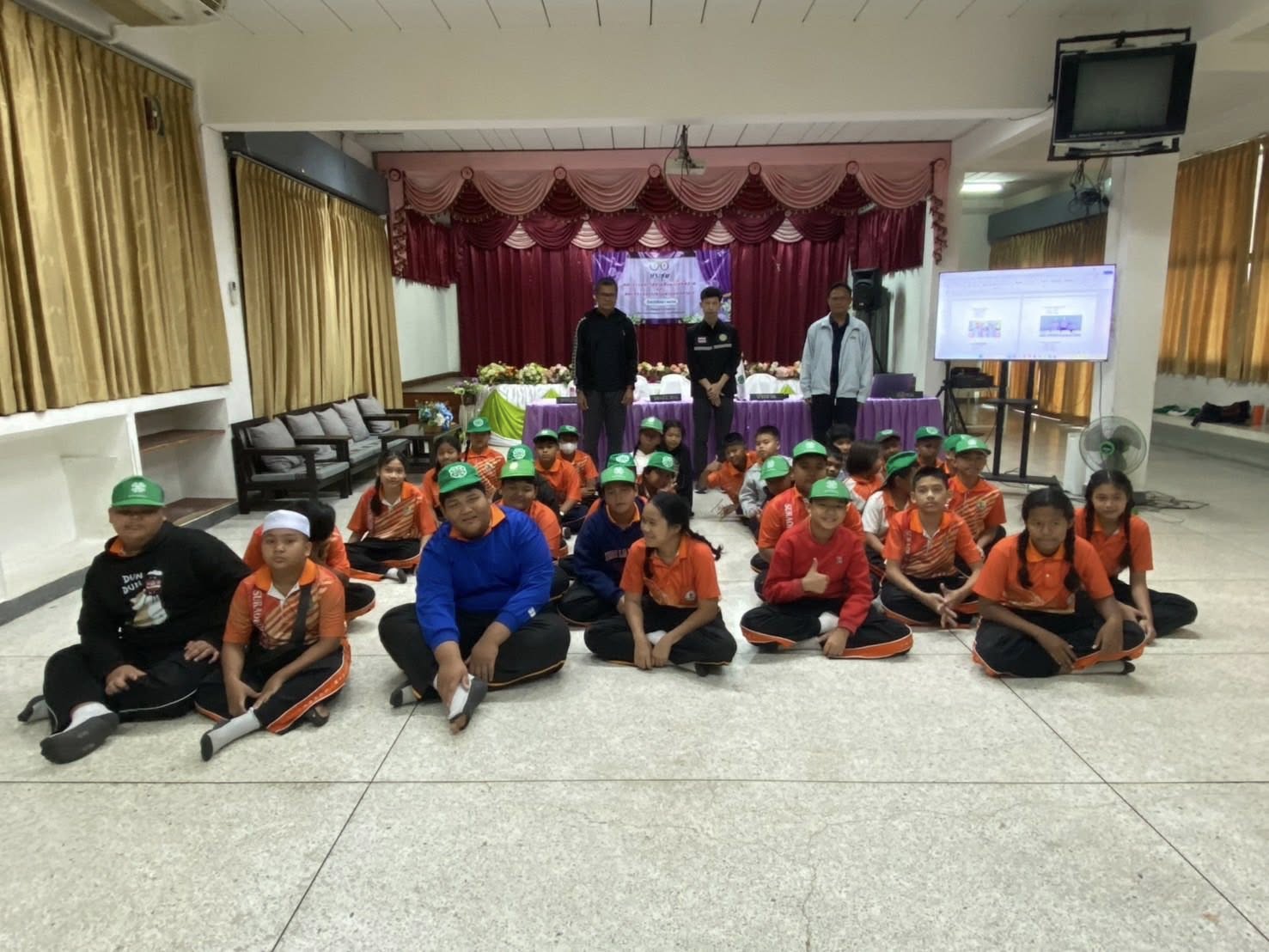 สำนักงานประมงพื้นที่กรุงเทพมหานคร ได้เข้าอบรมให้ความรู้ในการเลี้ยงปลาดุกบิ๊กอุย และหลักการเลี้ยงปลาน้ำจืดทั่วไป