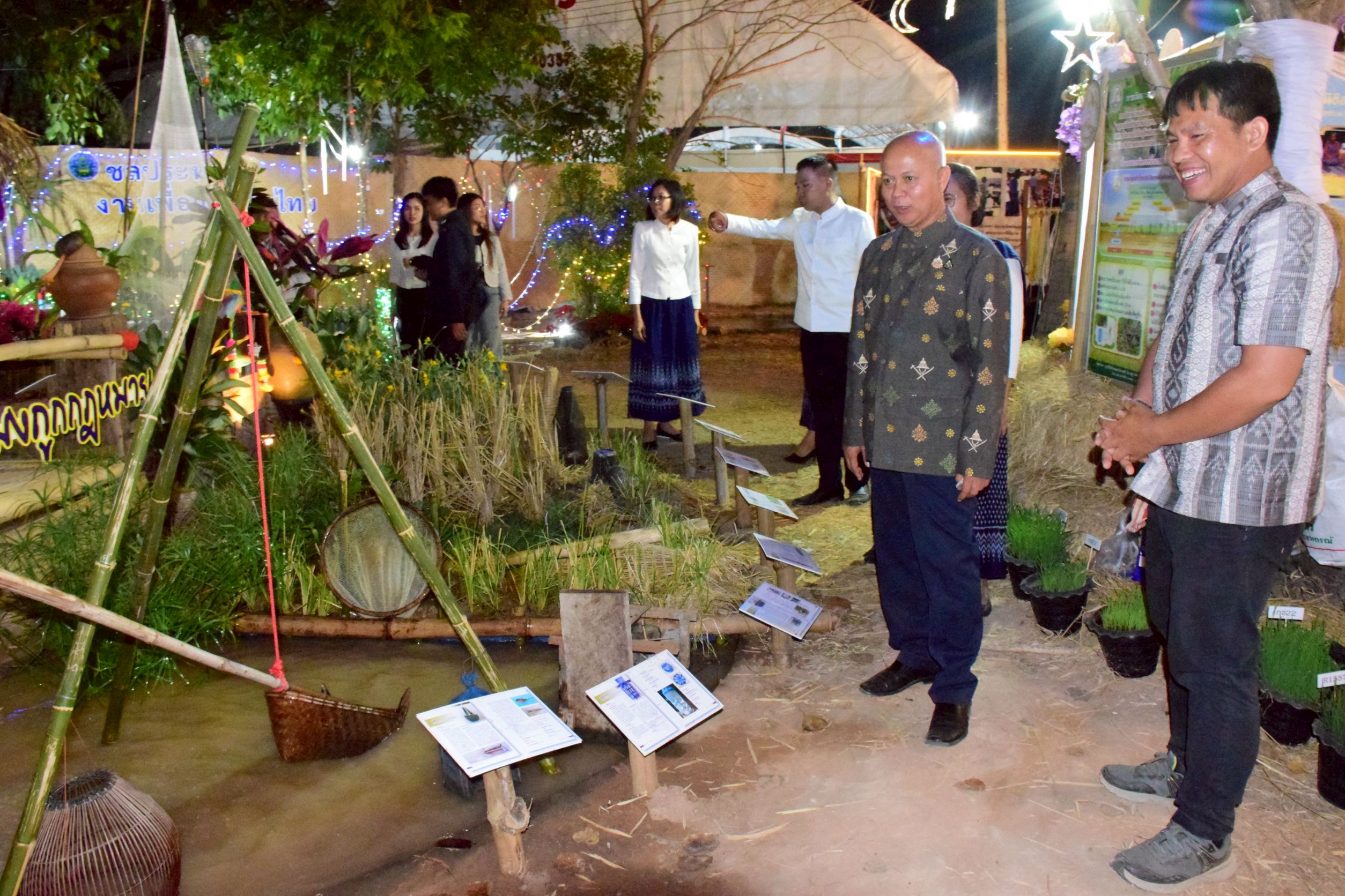 ร่วมพิธีเปิดกิจกรรมบุญคูณลานสักการะพระแม่โพสพและเจดีย์ข้าวเปลือกประชาสามัคคี ประจำปี พ.ศ. 2569 และการเยี่ยมชมกิจกรรมนิทรรศการของส่วนราชการภายในงานสักการะสมเด็จพระนเรศวรมหาราช จังหวัดหนองบัวลำภู ประจำปี พ.ศ. 2569..คลิก