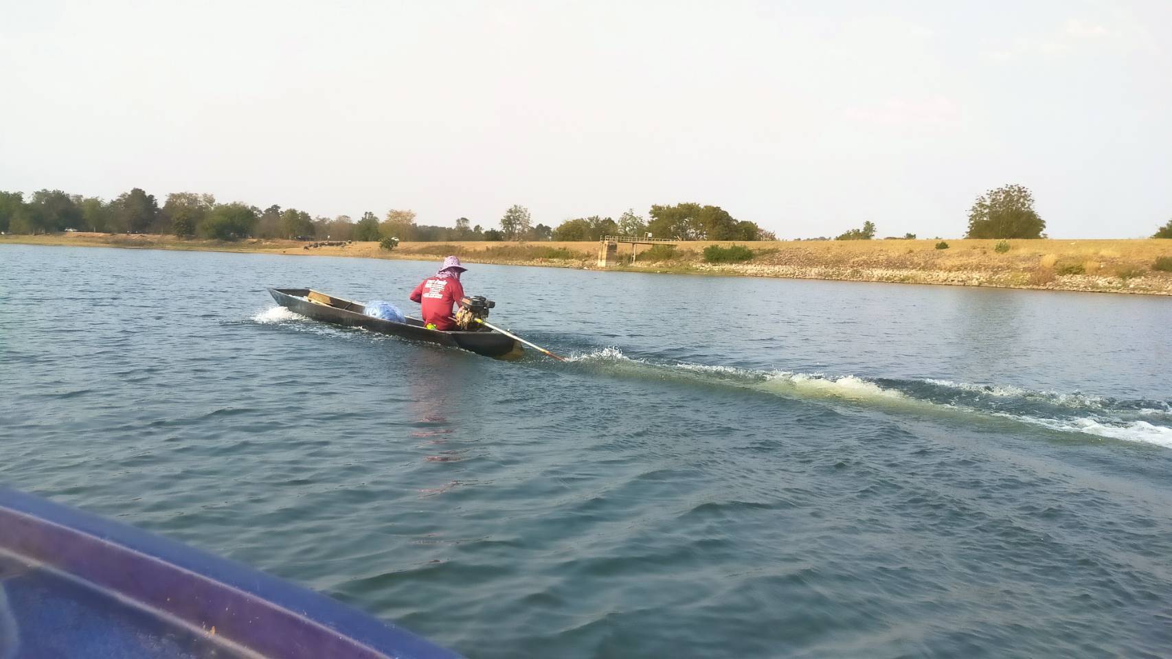 ศูนย์ป้องกันและปราบปรามประมงน้ำจืดนครราชสีมา ออกปฏิบัติงานควบคุมเฝ้าระวังการทำการประมงผิดกฎหมาย ในพื้นที่บริเวณอ่างเก็บน้ำลำสำลาย ตำบลตะขบอำเภอปักธงชัย จังหวัดนครราชสีมา..คลิก