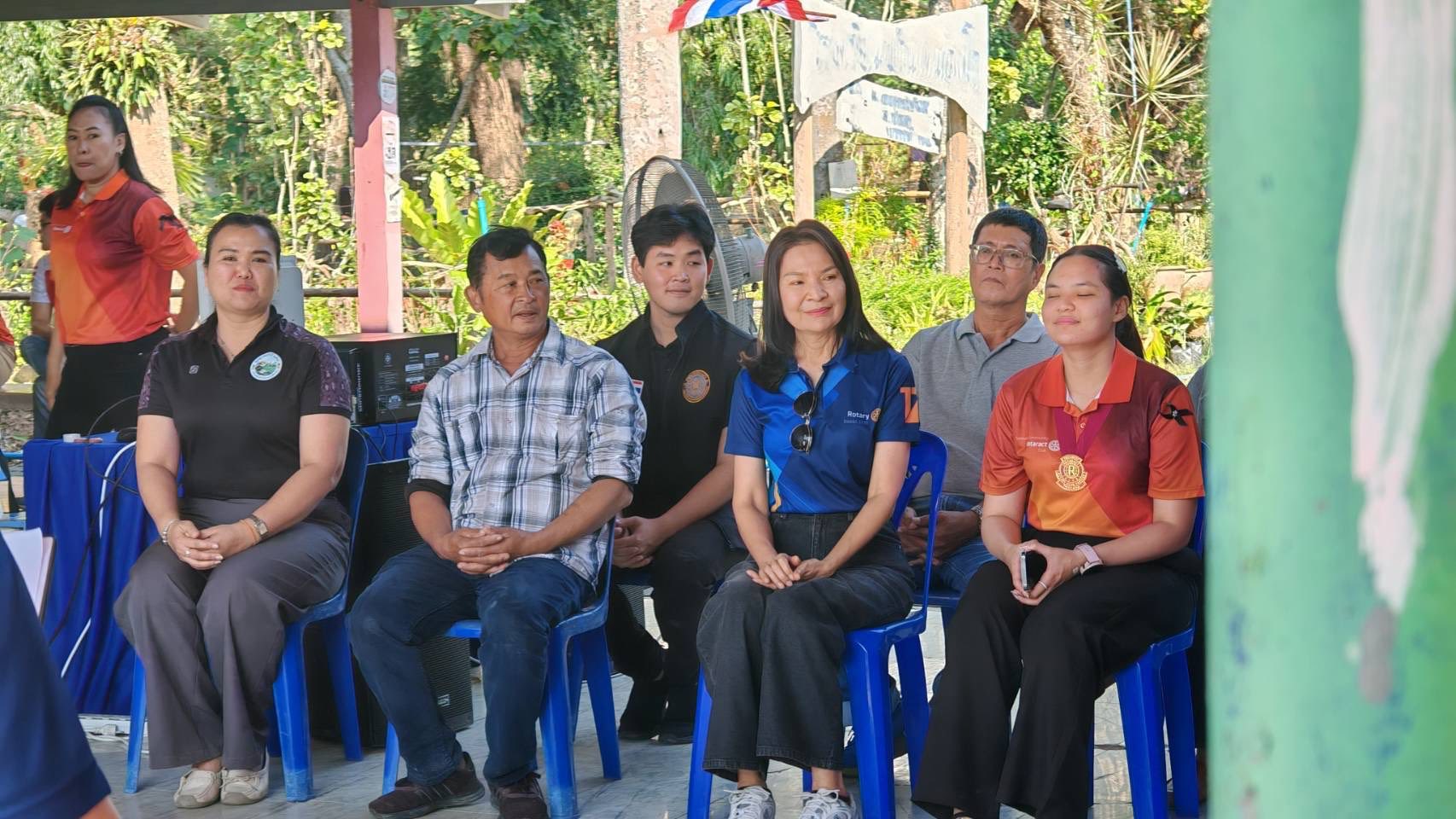 ให้ความรู้ เรื่องวงจรชีวิตและการเลี้ยงหอยเชอรี่สีทอง..คลิก