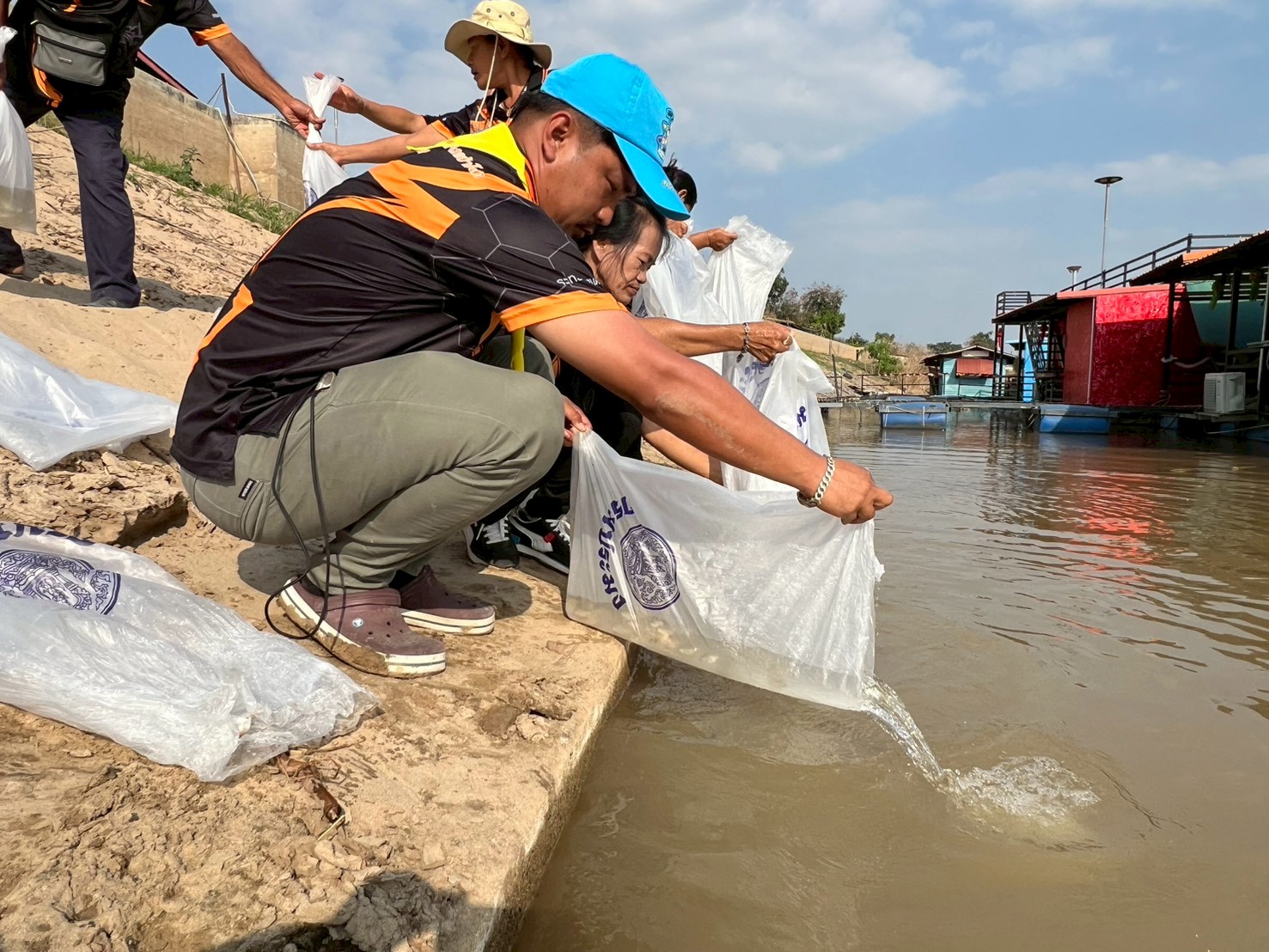  ร่วมปล่อยพันธุ์สัตว์น้ำ ณ คลองโผงเผง รวมทั้งสิน 310,000 ตัว ในโครงการบริหารจัดการทรัพยากรประมงน้ำจืด กิจกรรมหลักเพิ่มผลผลิตสัตว์น้ำจืด (แหล่งน้ำธรรมชาติ)