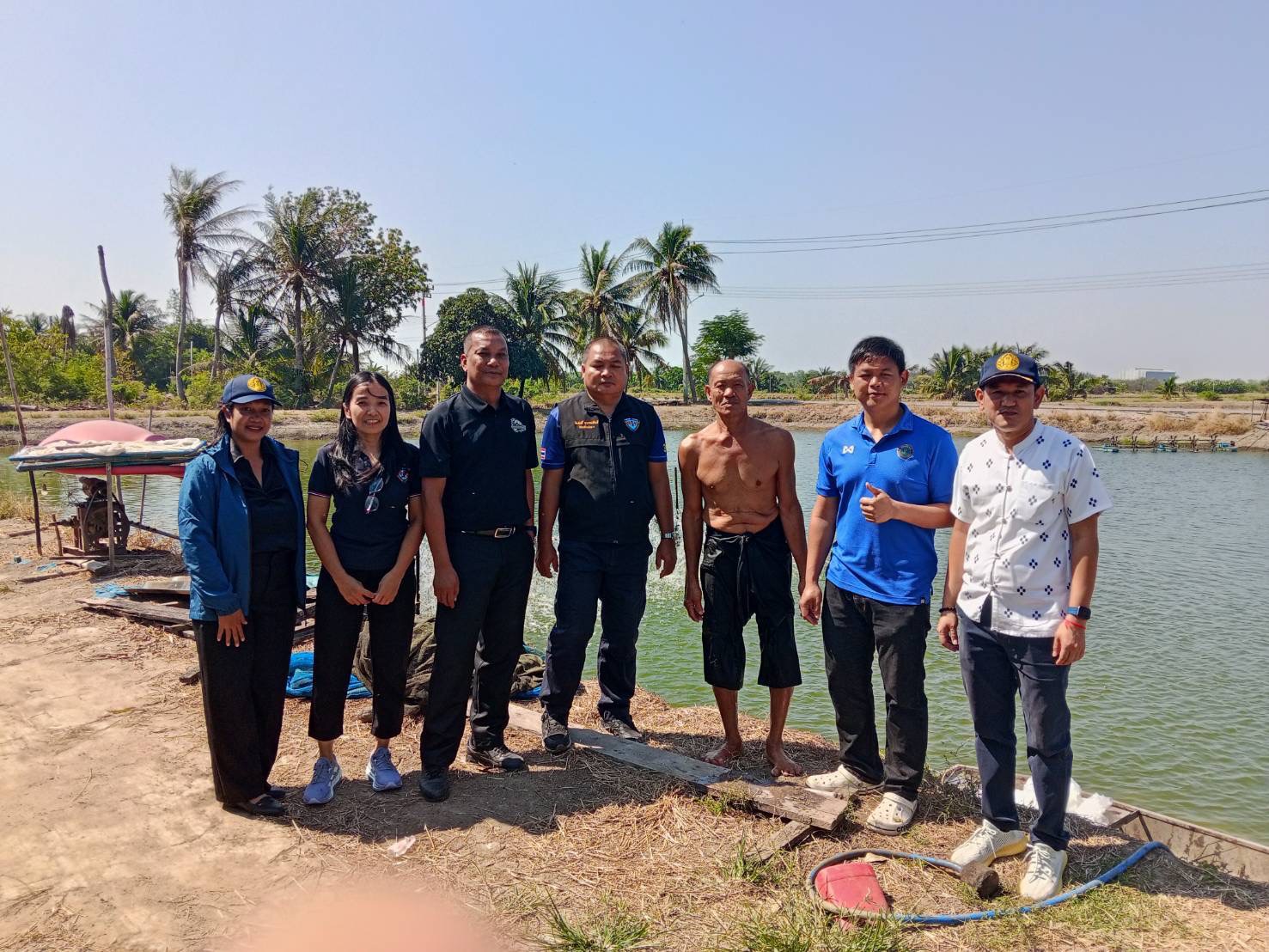 ร่วมสังเกตการณ์การดำเนินกิจกรรมการจัดซื้อลูกพันธุ์สัตว์น้ำ(ปลานิล) แจกจ่ายแก่สมาชิกผู้เลี้ยงปลากะพงของ“กลุ่มเกษตรกรผู้เลี้ยงปลากะพงตำบลเทพราช“