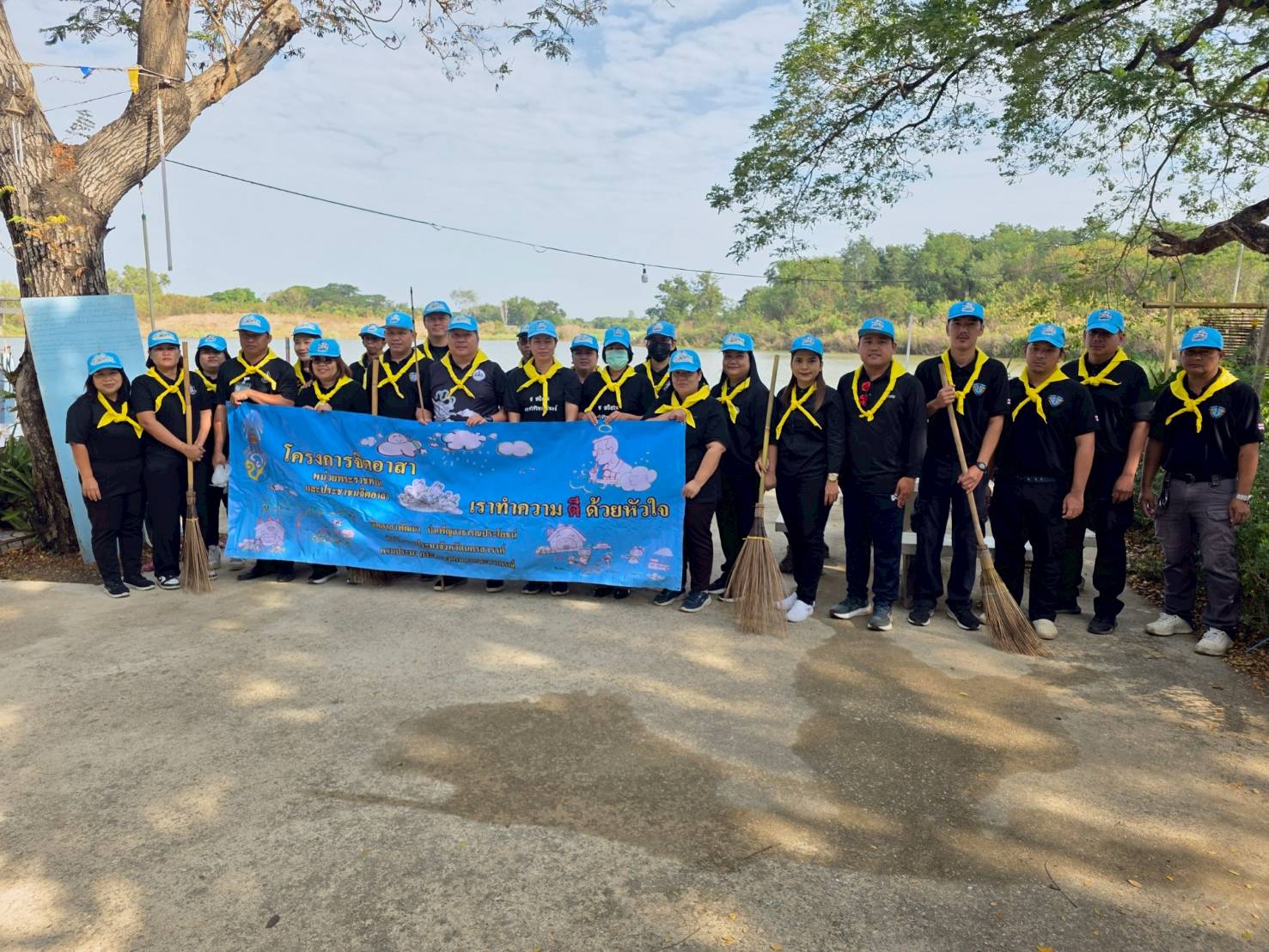 ศปจ.นครสวรรค์ ร่วมกันทำความสะอาด และพัฒนา บริเวณศาลเจ้าแม่หมอนทอง ศูนย์วิจัยและพัฒนาประมงน้ำจืดนครสวรรค์ ในโครงการจิตอาสา เราทำความดีด้วยหัวใจ..คลิก