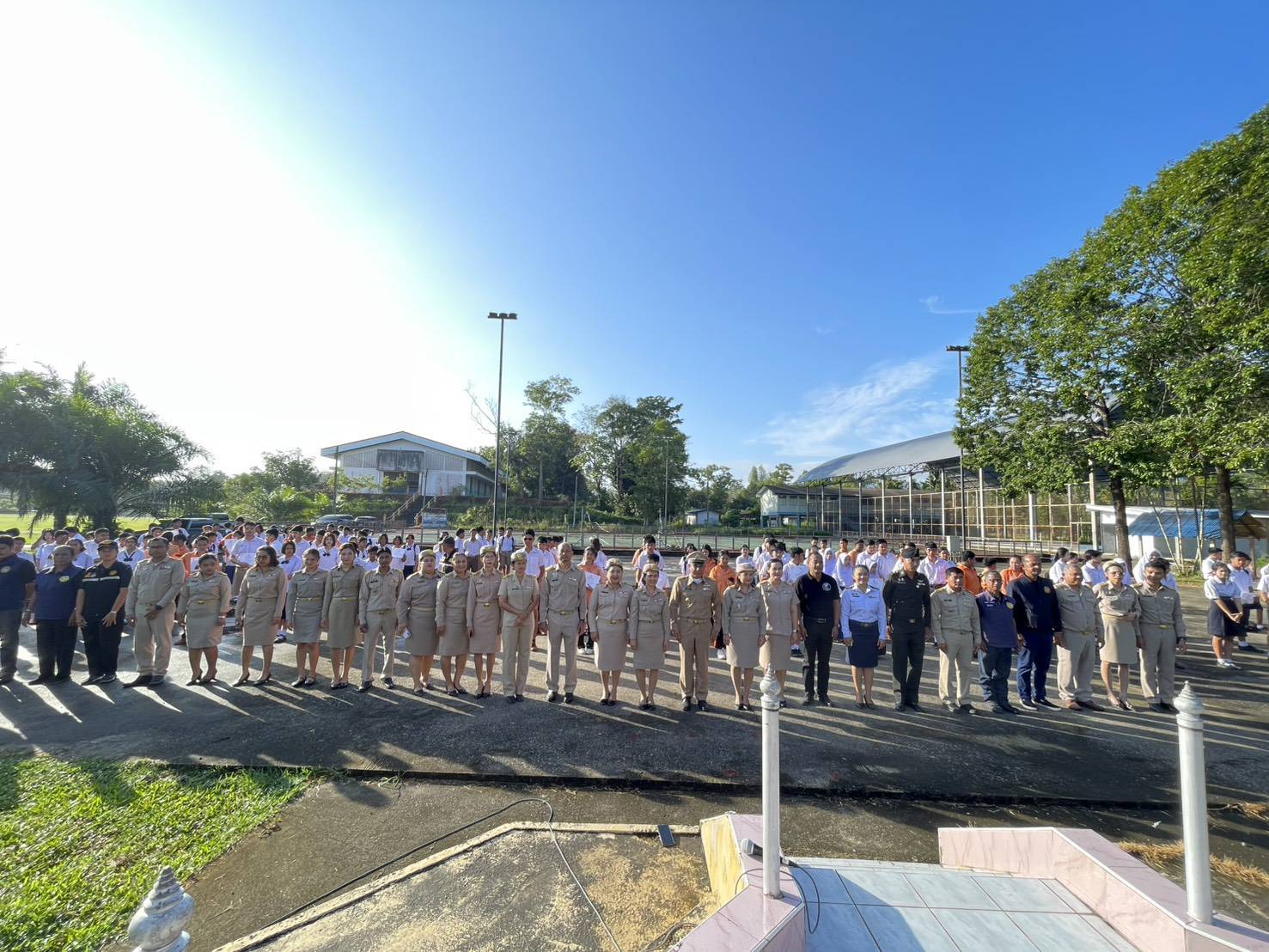 ประมงอำเภอตะโหมด พร้อมด้วย หัวหน้าส่วนราชการ  ปลัดอำเภอ ผู้บริหารโรงเรียนประชาบำรุงอุทิตกิจจาทร คณะครู กำนันผู้ใหญ่บ้านและนักเรียน เข้าร่วมกิจกรรมโครงการ  