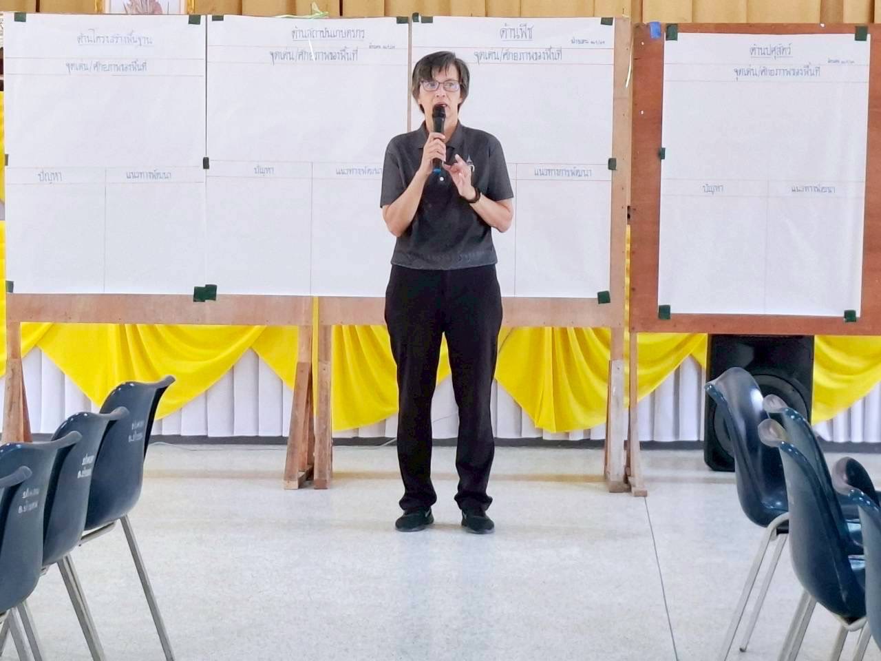 หัวหน้ากลุ่มพัฒนาและส่งเสริมอาชีพการประมง พร้อมด้วย  ประมงอำเภอป่าบอน เจ้าหน้าที่กลุ่มพัฒนาและส่งเสริม อาชีพการประมง และเกษตรกรผู้แทนด้านประมงพื้นที่ อำเภอป่าบอน ร่วมกับหน่วยงานสังกัดกระทรวงเกษตร และสหกรณ์ ร่วมเวทีจัดทำแผนพัฒนาการเกษตรและสหกรณ์ ณ ศาลาประชาคมอำเภอป่าบอน จังหวัดพัทลุง