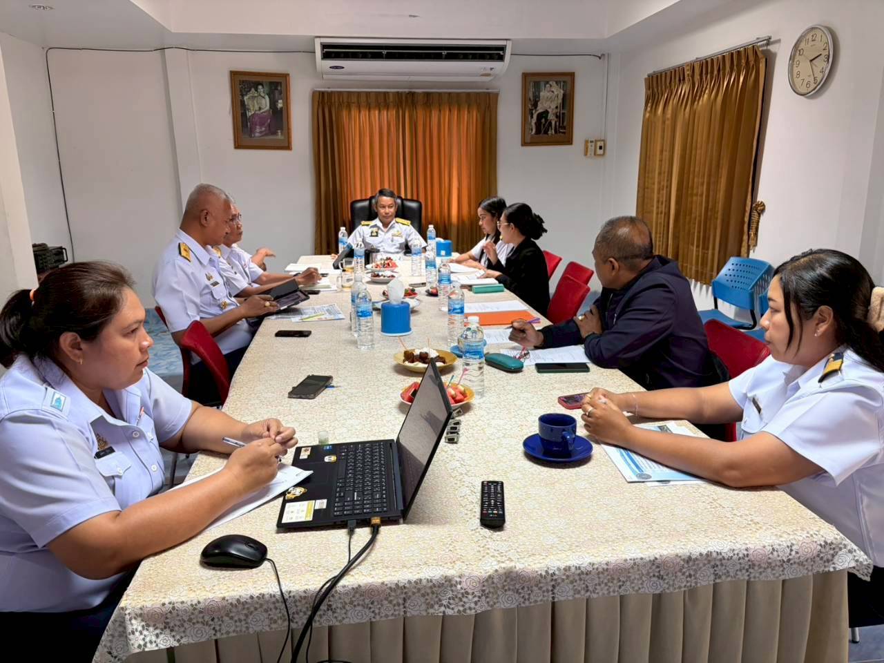 วันจันทร์ที่ 26 มกราคม 2569 : นายตะวัน คงสี ผู้อำนวยการศูนย์บริหารจัดการด่านตรวจประมงเขต 9 (สตูล) เข้าร่วมประชุมคณะกรรมการขับเคลื่อนนโยบายของกรมประมง(Fisheries Co-ordinator:FC) ครั้งที่ 1/2569..คลิก