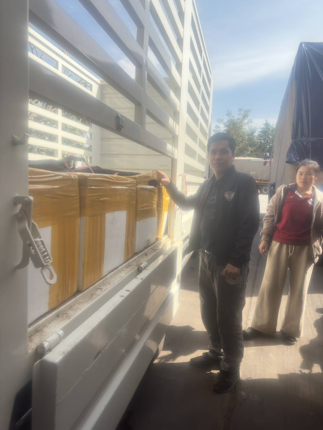 ข่าวกิจกรรม วันที่ 30 มกราคม 2569 เจ้าหน้าที่ด่านตรวจประมงนครพนม ตรวจสอบการส่งออกสัตว์น้ำ ชนิด หอยตลับ มีชีวิต ณ อาคารเก็บของกลางและตรวจสอบสินค้าด่านศุลกากรนครพนม จังหวัดนครพนม