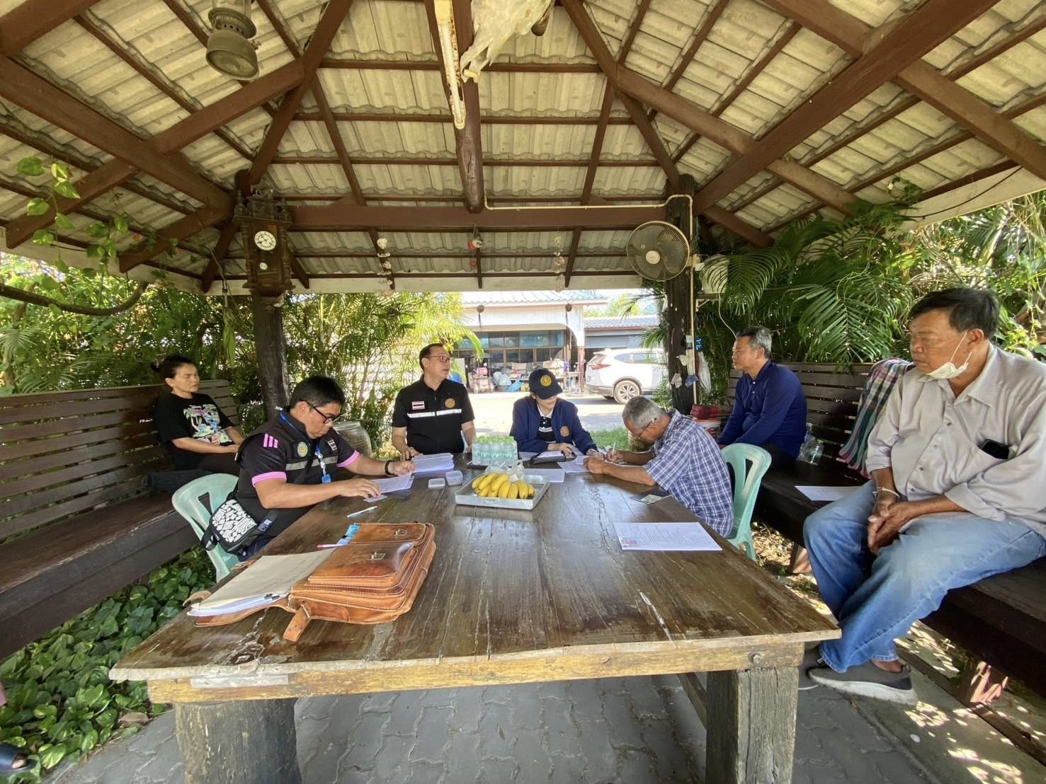 สำนักงานประมงพื้นที่กรุงเทพมหานคร ลงพื้นที่ให้บริการด้านการประมงแก่เกษตรกรในพื้นที่รับผิดชอบ