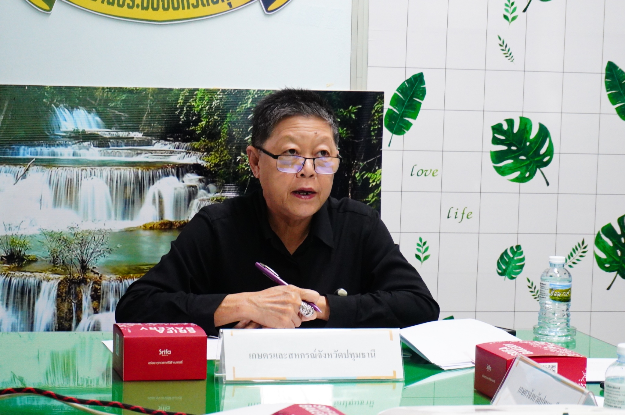 วันที่ 4 กุมภาพันธ์ 2569 นายกฤษณุพัน  โกเมนไปรรินทร์ ประมงจังหวัดปทุมธานี  พร้อมด้วย นายศุภโชค  แทรกสุข หัวหน้ากลุ่มบริหารจัดการด้านการประมงจัดประชุมคณะกรรมการ คัดเลือกกรรมการผู้ทรงคุณวุฒิในคณะกรรมการประมงประจำจังหวัดปทุมธานี ครั้งที่ 1/2569 โดยมีนางธนินท์พรรณ ภววัฒนานุสรณ์ เกษตรและสหกรณ์จังหวัดปทุมธานี เป็นประธานที่ประชุม ณ ห้องประชุมสำนักงานประมงจังหวัดปทุมธานี 