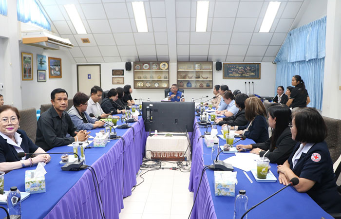 ประชุมชี้แจงและวางแผนการปฏิบัติงานหน่วยแพทย์เคลื่อนที่ตามรอยพระราชดำริ เรือพระราชทานเวชพาหน์ สภากาชาดไทย ณ ห้องประชุมกระเบนทอง ศูนย์ศึกษาการพัฒนาอ่าวคุ้งกระเบนฯ..คลิก