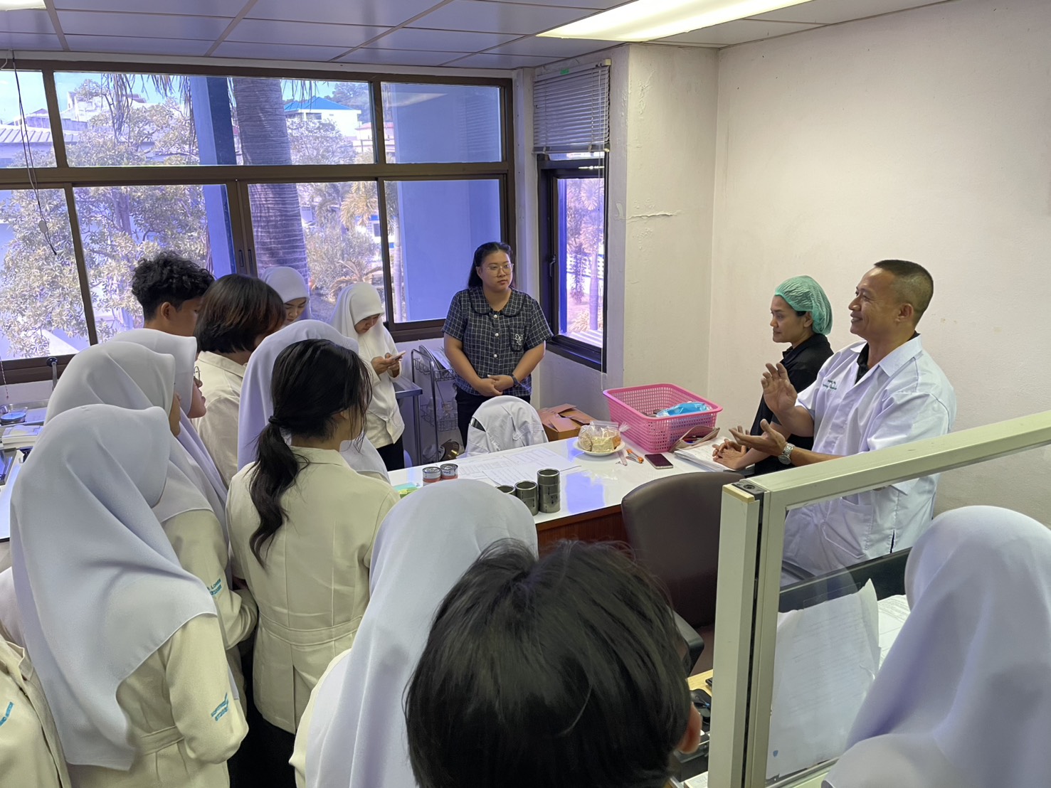 นักศึกษาคณะวิทยาศาสตร์และเทคโนโลยี มหาวิทยาลัยสงขลานครินทร์เยี่ยมชมดูงาน