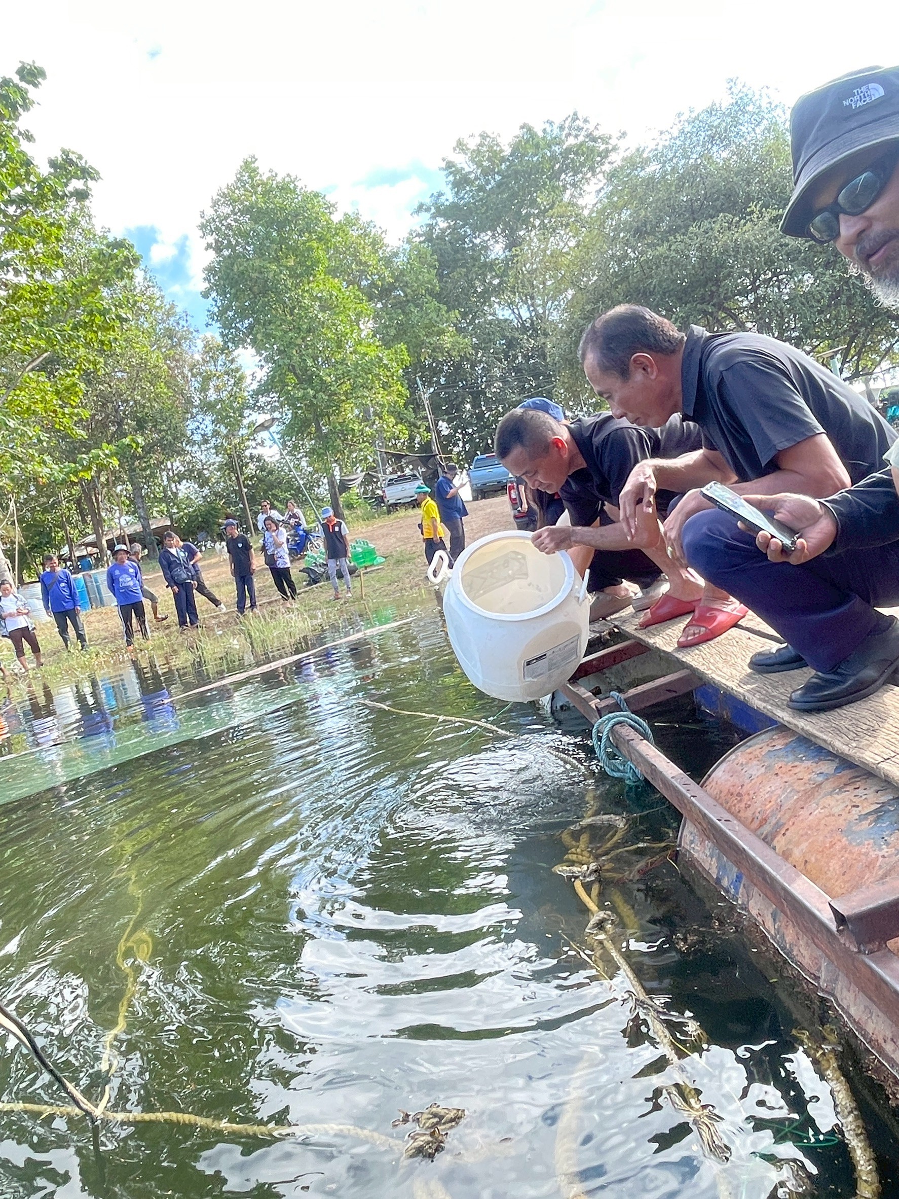 วันที่ 15 ธันวาคม 2568  ดำเนินกิจกรรมจิตอาสาพัฒนาชุมชนประมง (1 ศูนย์ 1หน่วย ชุมชนประมงต้นแบบ)