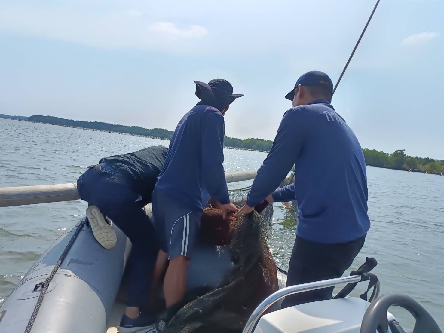 ออกปฏิบัติงานควบคุมการทำประมงผิดกฎหมายพื้นที่เร่งด่วน