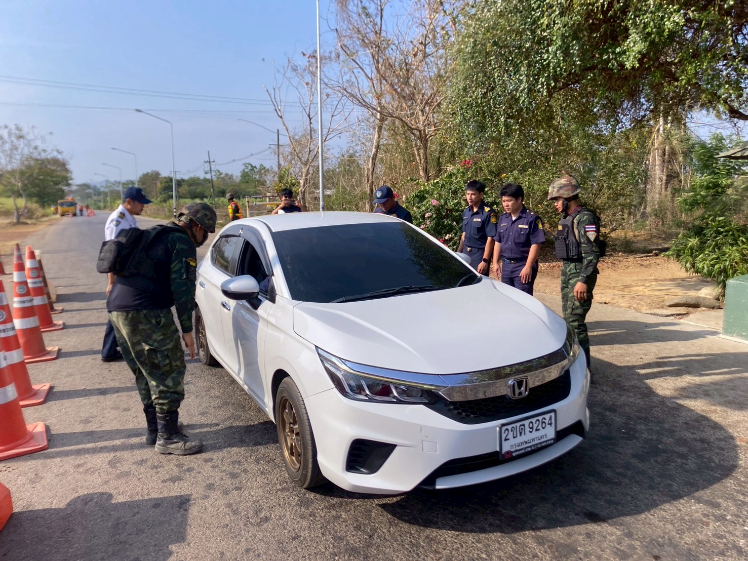 ตรวจบูรณาการ ทางจุดตรวจบ้านทับพริก..คลิก