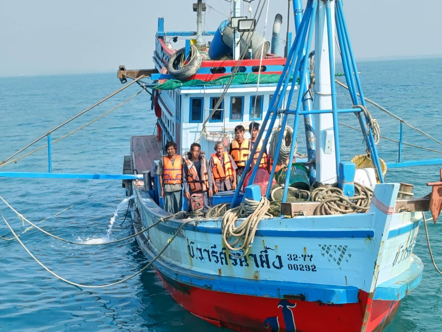 ออกปฏิบัติงานลาดตระเวน ควบคุม เฝ้าระวัง การทำประมงผิดกฎหมาย..คลิก