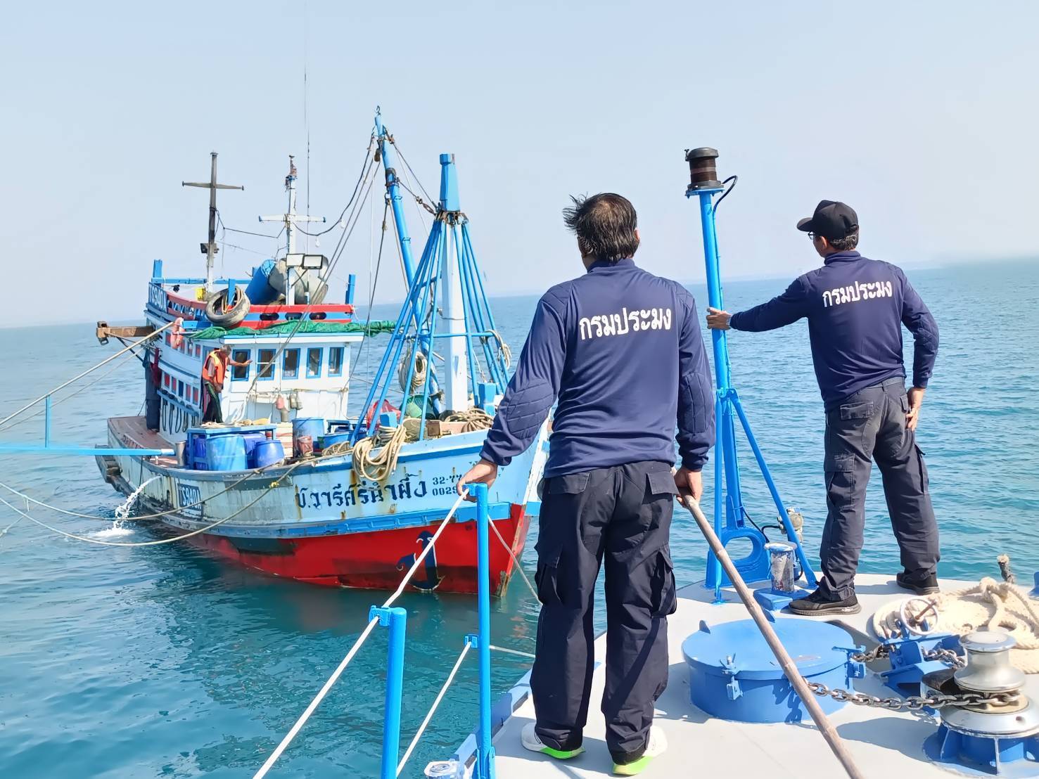 ออกปฏิบัติงานลาดตระเวน ควบคุม เฝ้าระวัง การทำประมงผิดกฎหมาย