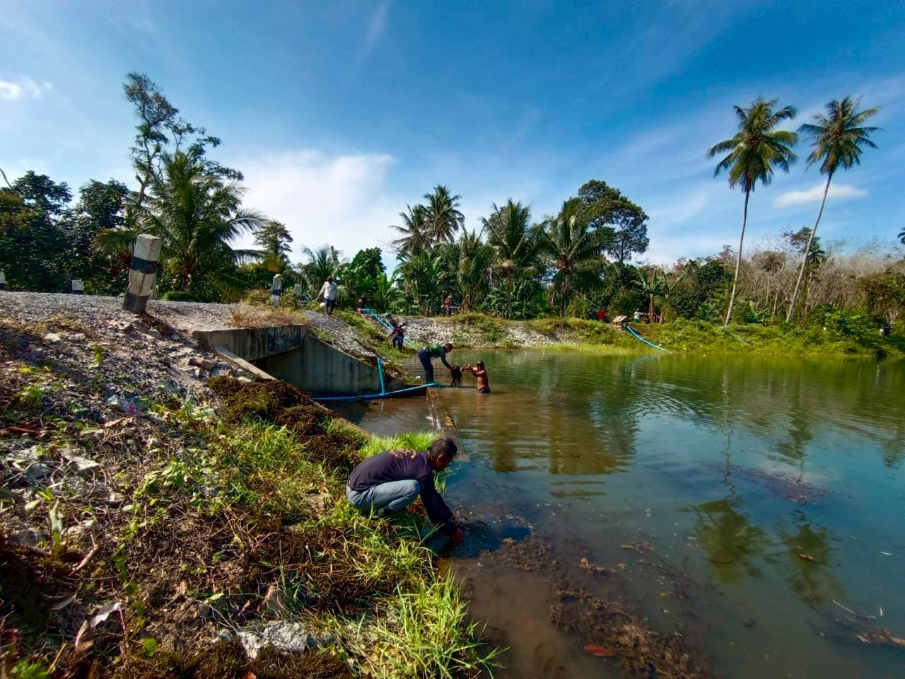 ลงพื้นที่ปฏิบัติงานโครงการเสริมสร้างการมีส่วนร่วมของชุมชนประมง 
