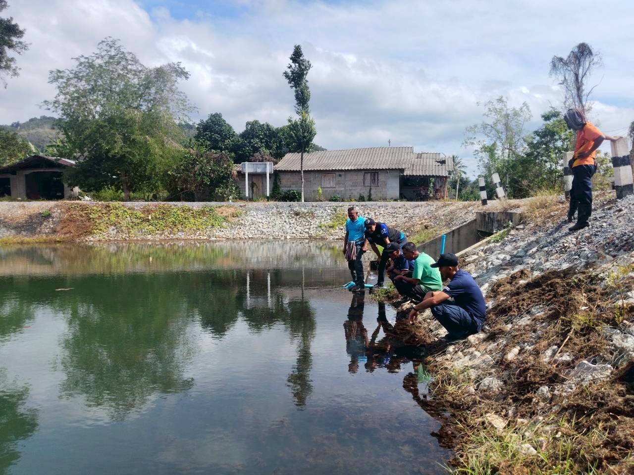 ลงพื้นที่ปฏิบัติงานโครงการเสริมสร้างการมีส่วนร่วมของชุมชนประมง 