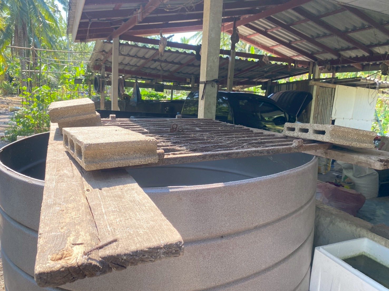 ร่วมลงพื้นที่ตรวจสอบสถานที่ และบ่อเลี้ยงจระเข้ของนายทศวิน ไทยภัคดี