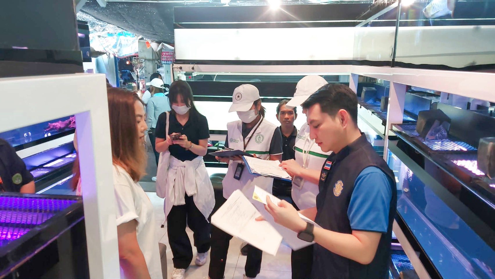 สำนักงานประมงพื้นที่กรุงเทพมหานคร ร่วมกับสำนักอนามัยลงพื้นที่ตรวจประเมินกิจการที่เกี่ยวกับสัตว์เลี้ยงในพื้นที่กรุงเทพมหานคร