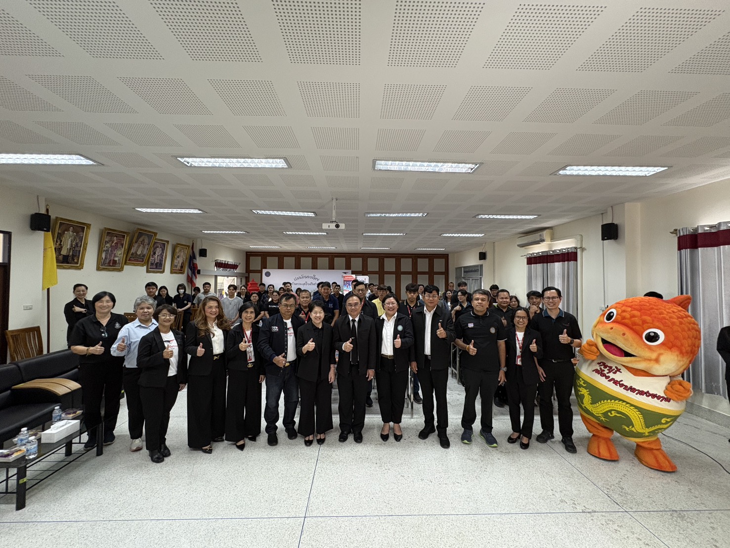 รองอธิบดีกรมประมง เป็นประธานเปิดการประชุมสร้างความรับรู้การขนส่งสัตว์น้ำสวยงามไปต่างประเทศผ่านไปรษณีย์ไทย