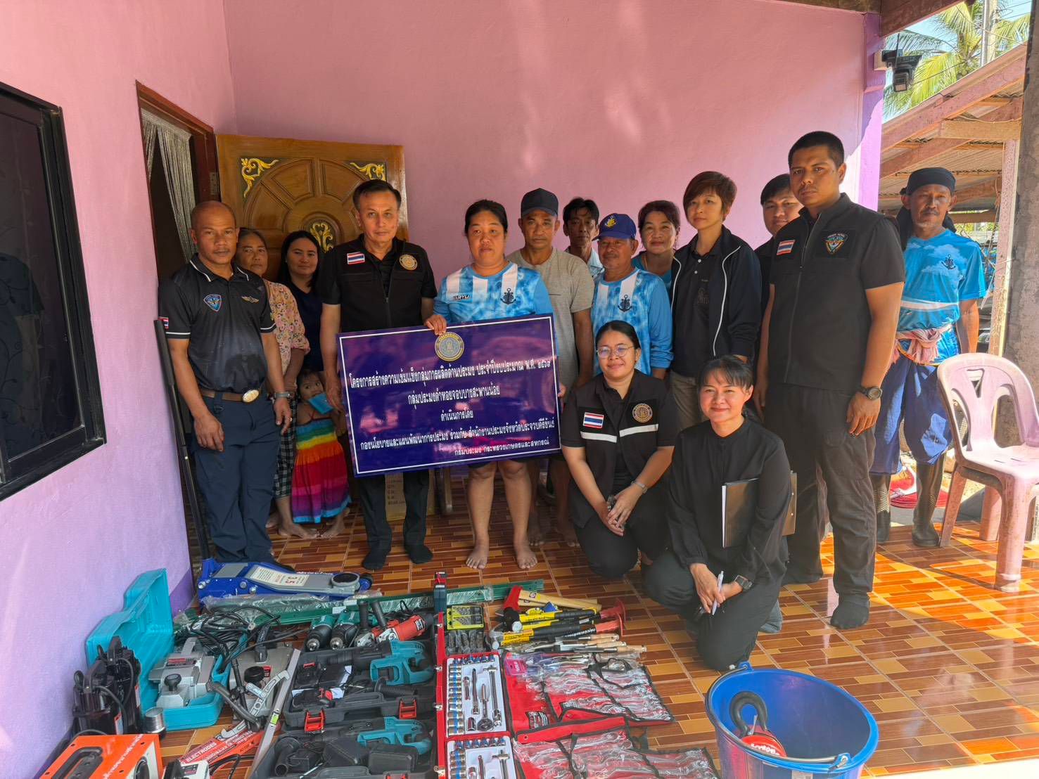 “นปท.บางสะพานฯ ร่วมติดตามผลการดำเนินโครงการสร้างความเข้มแข็ง กลุ่มการผลิตด้านประมง”  