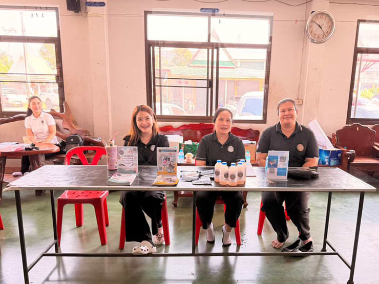 ข้าราชการและเจ้าหน้าที่ ศพช.ฉะเชิงเทรา เข้าร่วมการประชุมประชาคมหมู่บ้าน ณ ห้องประชุมองค์การบริหารส่วนตำบลบางแก้ว และศาลาวัดสัมปทวนนอก ตำบลบางแก้ว อำเภอเมือง จังหวัดฉะเชิงเทรา..คลิก