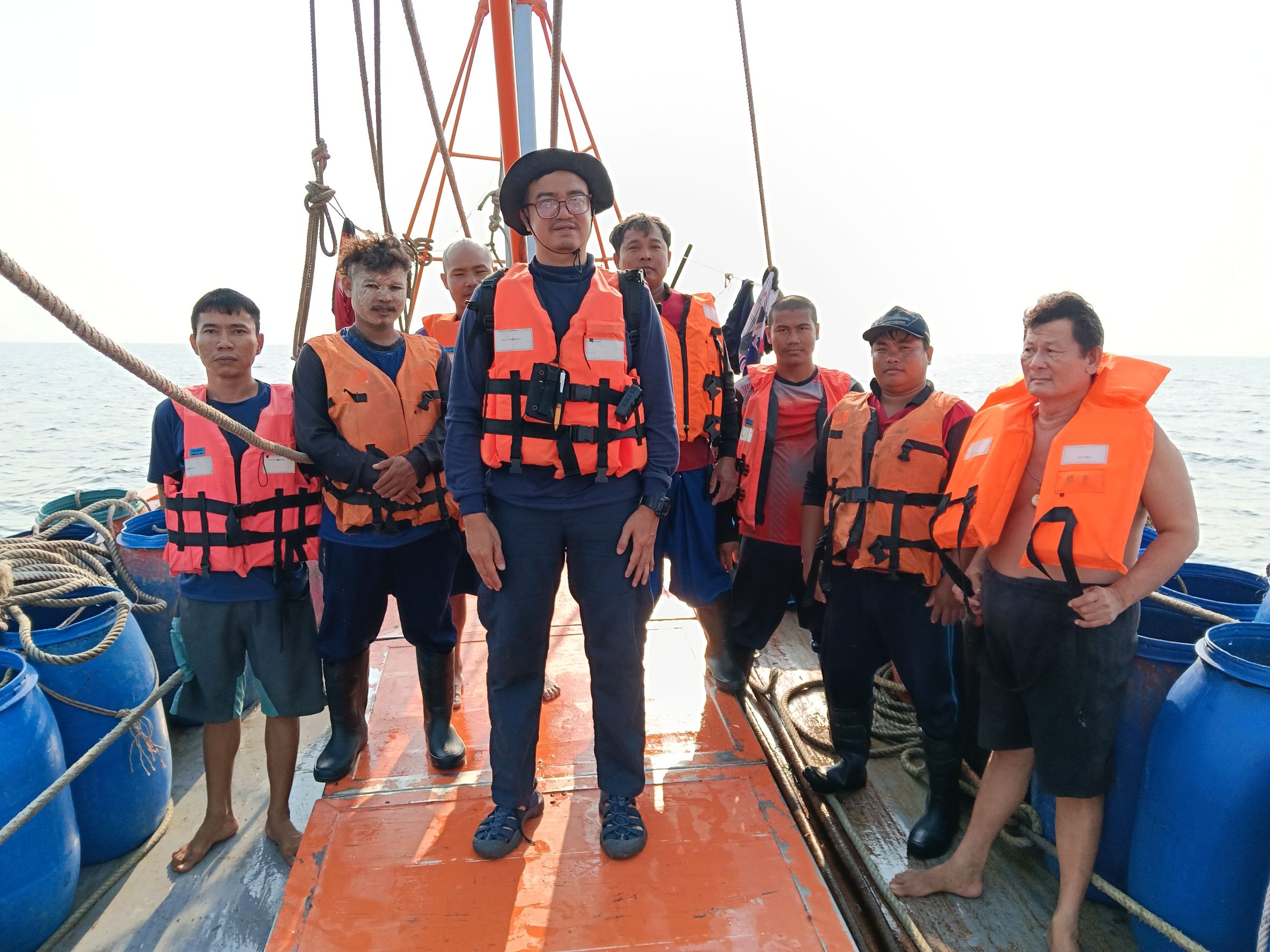 ออกปฏิบัติงานกิจกรรมควบคุมเฝ้าระวังการทำการประมงพื้นที่ทะเลชายฝั่ง