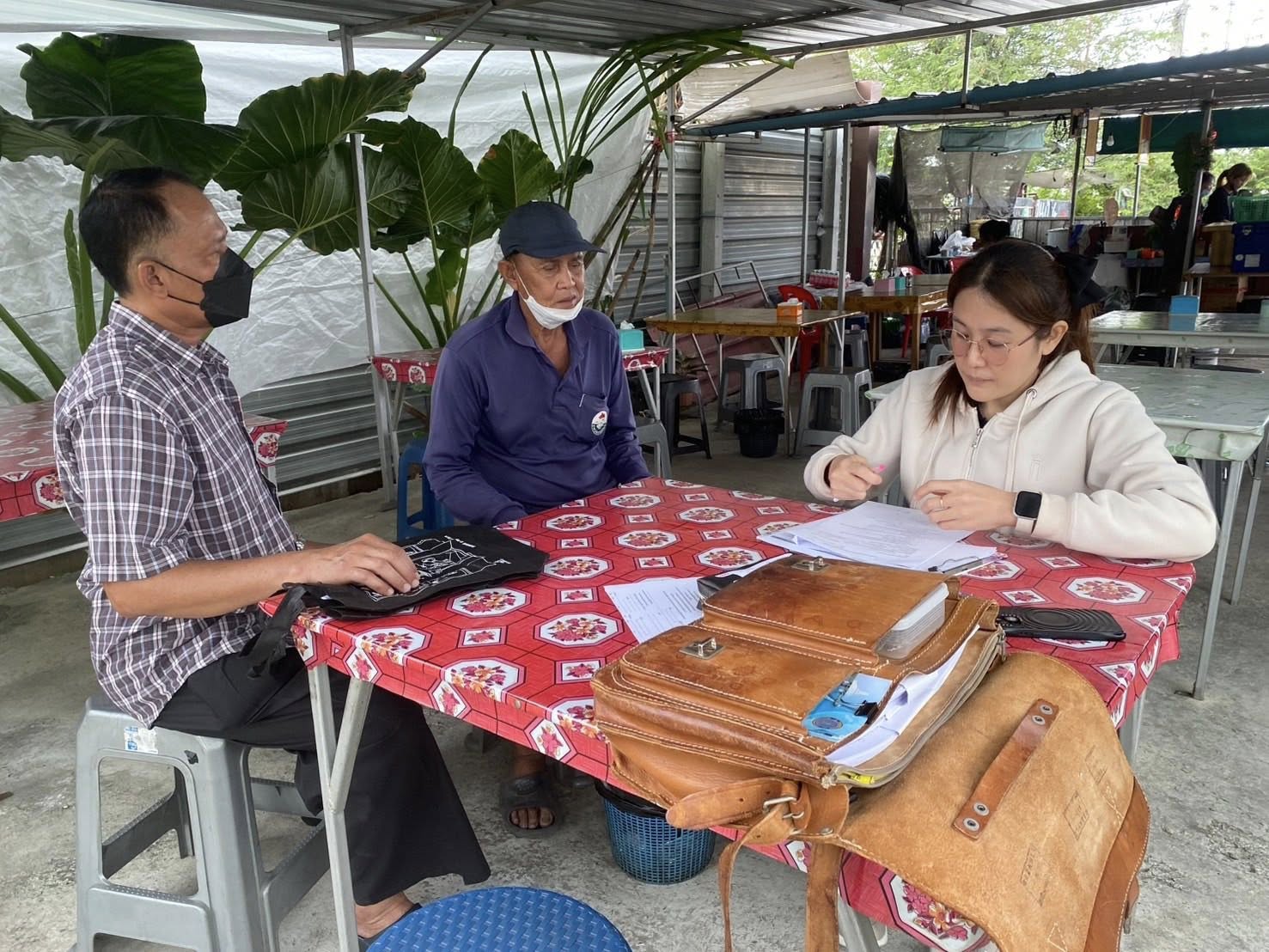 สำนักงานประมงพื้นที่กรุงเทพมหานคร ลงพื้นที่ให้บริการด้านการประมงแก่เกษตรกรในพื้นที่รับผิดชอบ