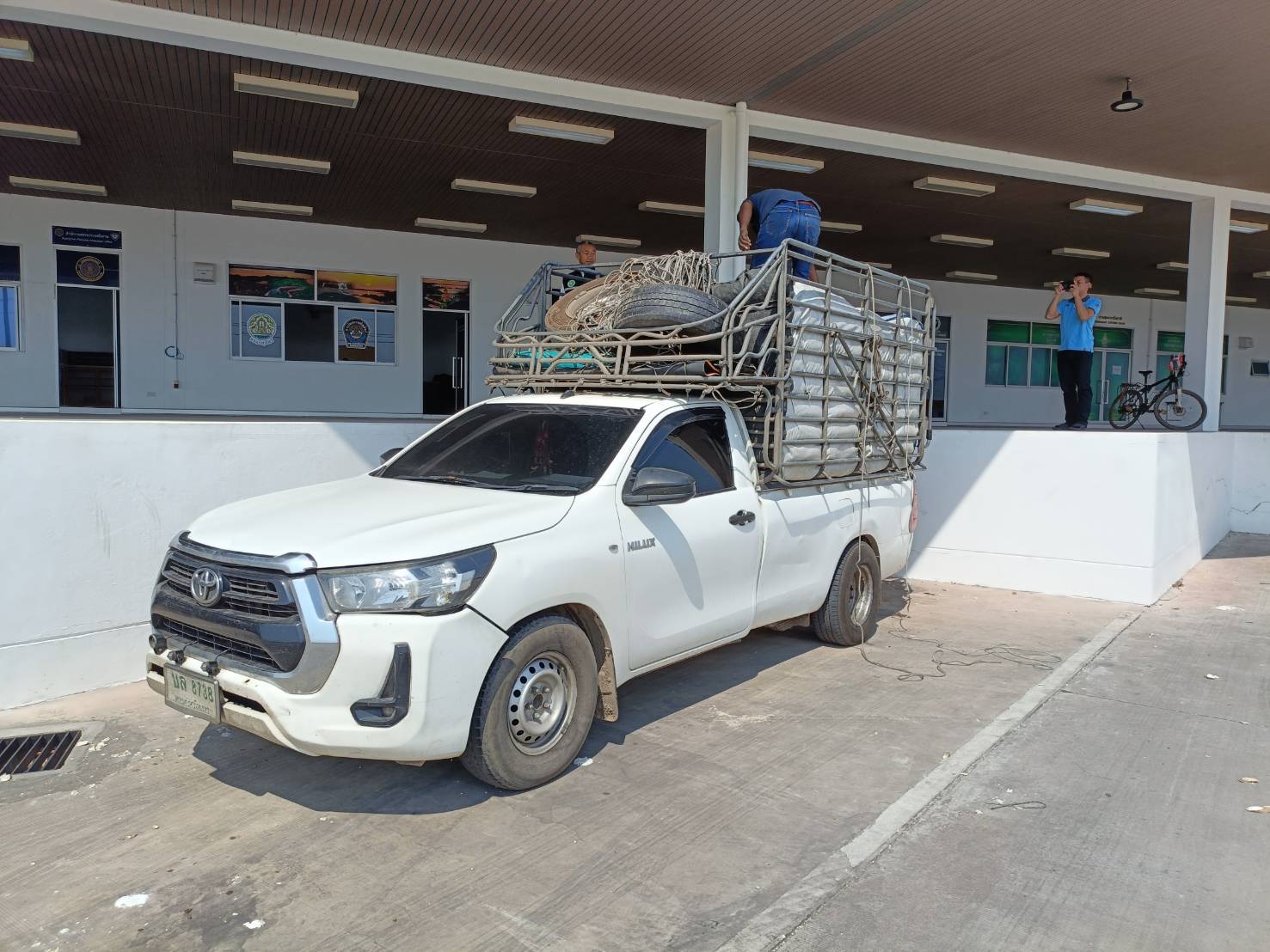 ข่าวกิจกรรม วันที่ 20 กุมภาพันธ์ 2569 เจ้าหน้าที่สำนักงานตรวจประมงบึงกาฬ ดำเนินการตรวจสอบการส่งออกสินค้าประมง ชนิด ปลาลิ่น ทั้งตัว แช่เย็น และปลาสวาย ทั้งตัว แช่เย็น ณ จุดผ่านแดนถาวรสะพานมิตรภาพไทย-ลาว แห่งที่ 5 (บึงกาฬ - บอลิคำไซ) จ.บึงกาฬ