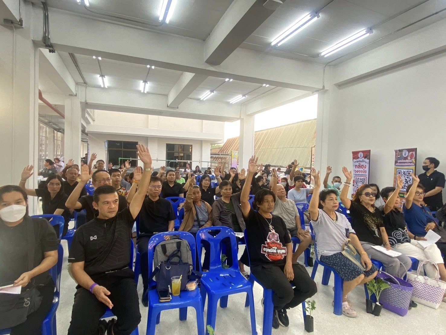 ร่วมจัดทำเวทีประชาคมรับฟังความคิดเห็นผู้มีส่วนได้ส่วนเสียในพื้นที่ ในร่างประกาศคณะกรรมการประมงประจังหวัดราชบุรี..คลิก