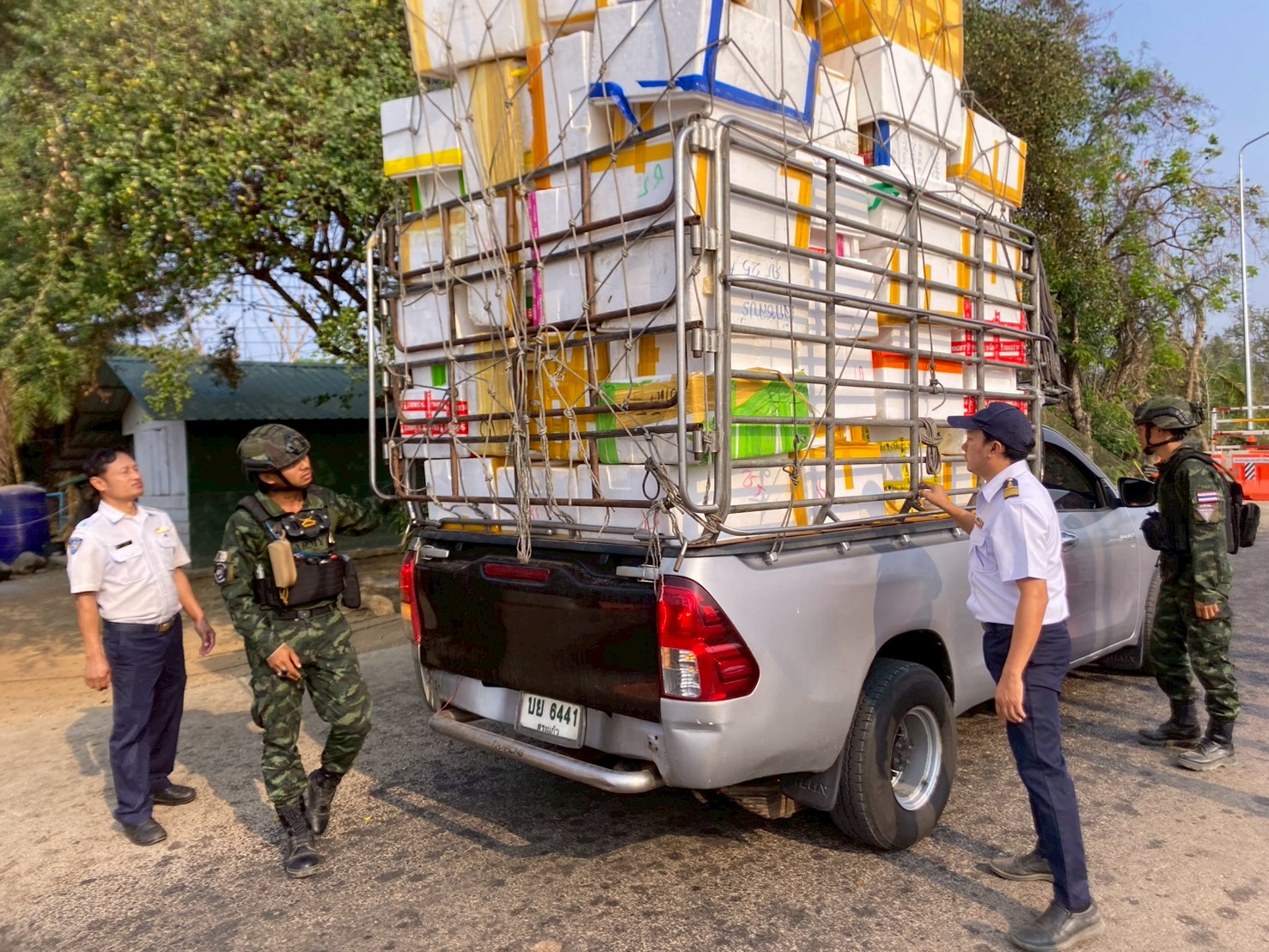 ตรวจบูรณาการ ทางจุดตรวจบ้านทับพริก..คลิก