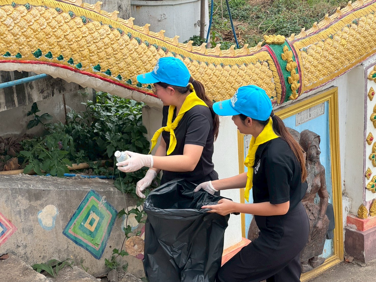 กิจกรรมจิตอาสาน้อมรำลึกเนื่องในวันที่ระลึกพระบาทสมเด็จพระพุทธเลิศหล้านภาลัย 