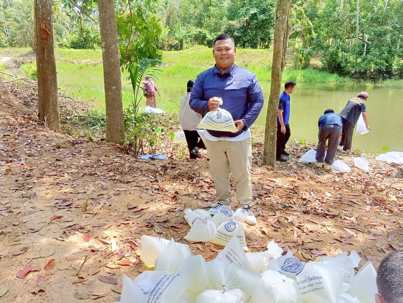 ร่วมปล่อยพันธุ์สัตว์น้ำ ลงสู่ฝายน้ำล้นบ้านในวัง อ.กงหรา จ.พัทลุง