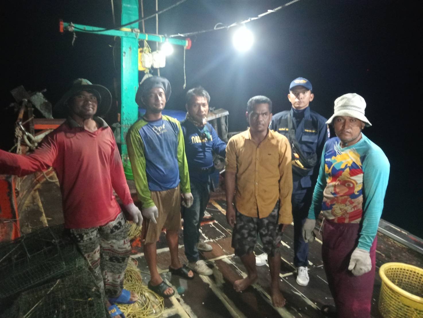 ออกปฏิบัติงานควบคุมเฝ้าระวังการทำประมงพื้นที่ทะเลชายฝั่ง