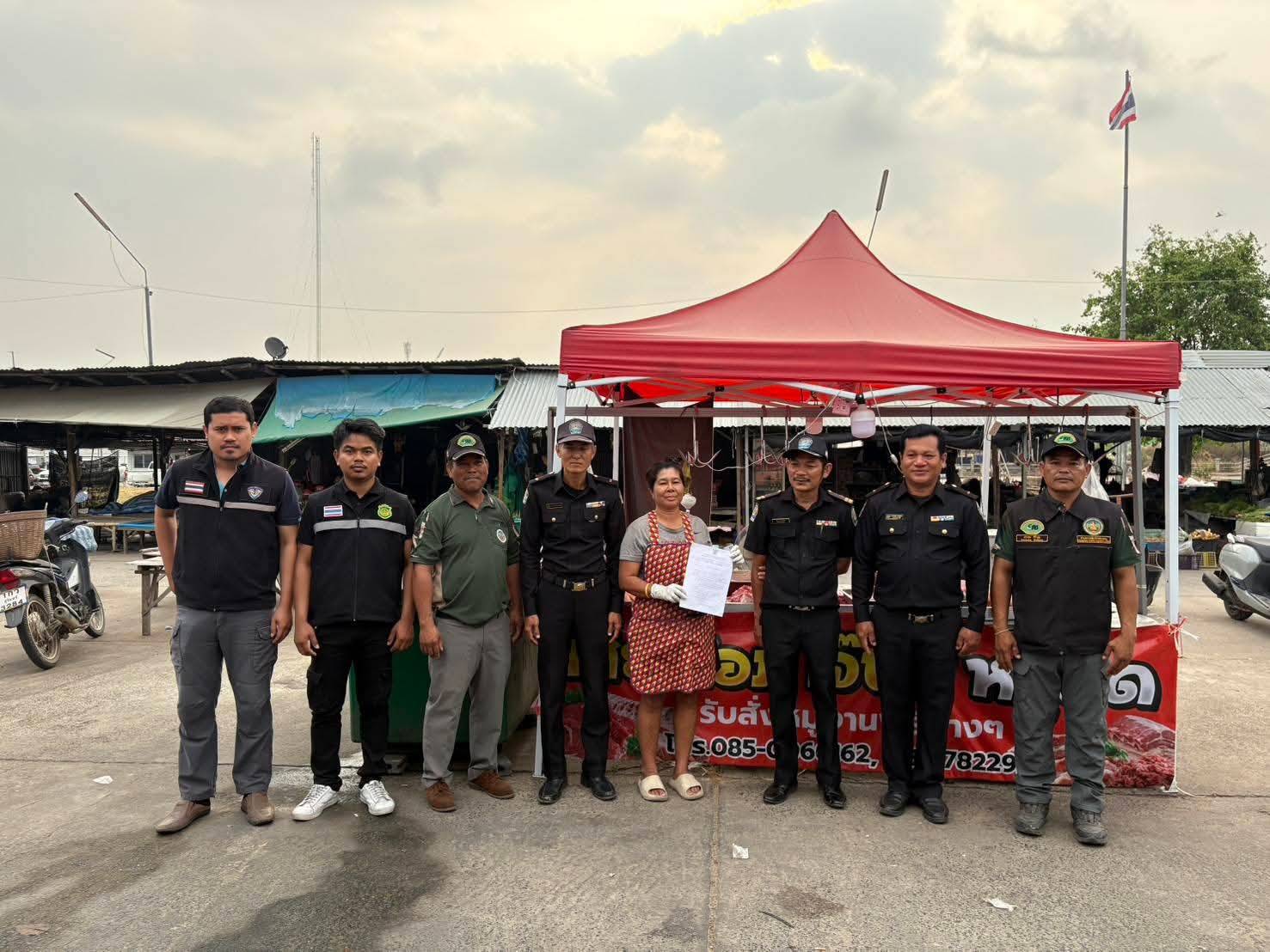 ตรวจป้องกัน เฝ้าระวังการลักลอบนำเข้าส่งออกสินค้าประมง และการค้าสินค้าผิดกฎหมาย..คลิก