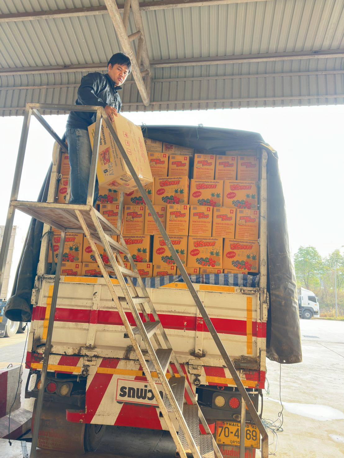 ข่าวกิจกรรม วันที่ 26 กุมภาพันธ์ 2569 เจ้าหน้าที่ด่านตรวจประมงนครพนม ตรวจสอบการส่งออกผลิตภัณฑ์สัตว์น้ำ ชนิด หมึกกล้วย ปรุงแต่ง ณ อาคารตรวจสอบสินค้าและเก็บของกลางด่านศุลกากรนครพนม จังหวัดนครพนม..คลิก