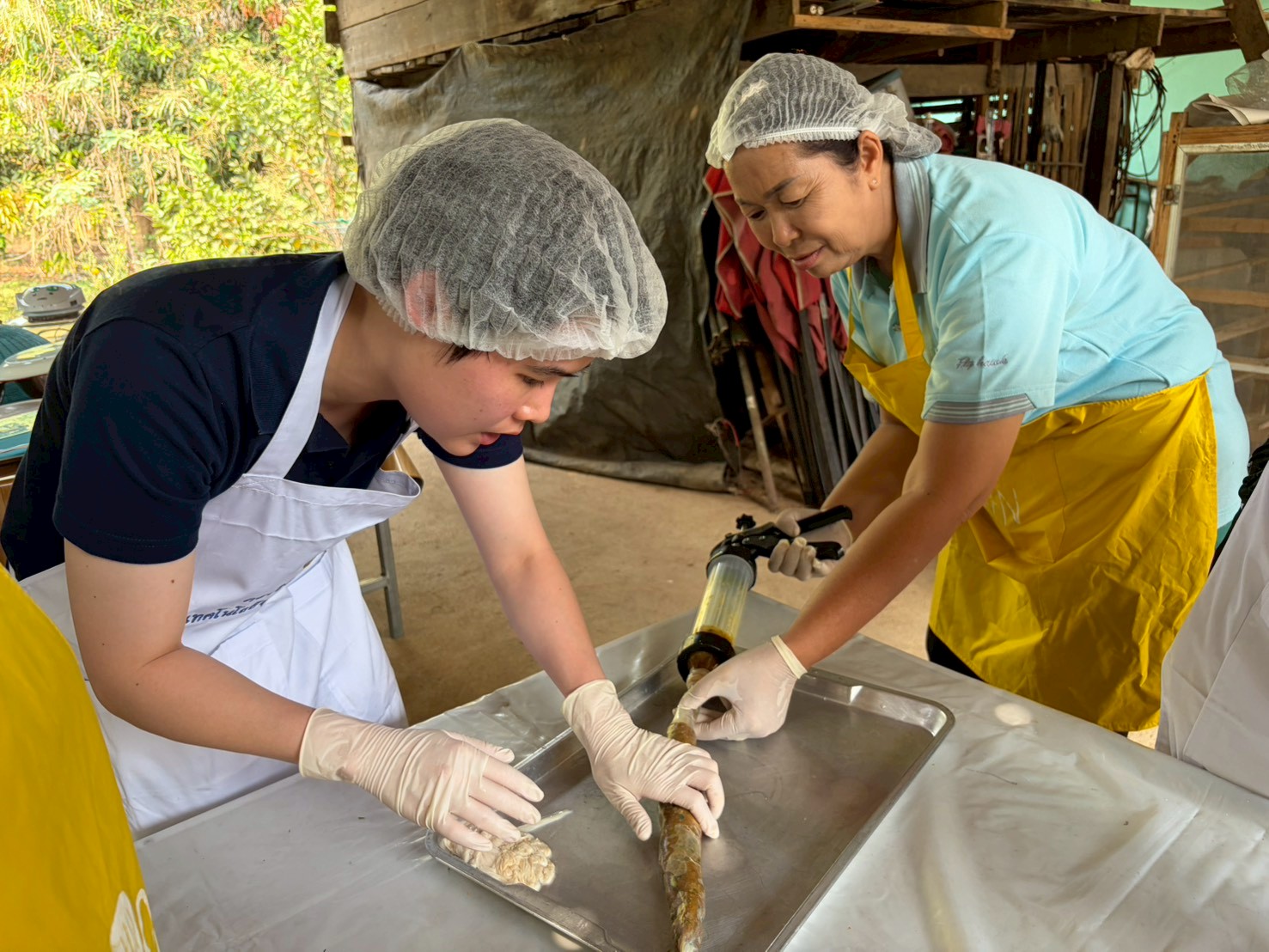 ฝึกอบรมเชิงปฏิบัติการ “การแปรรูปผลิตภัณฑ์สัตว์น้ำเพื่อเพิ่มมูลค่า และการตลาด” ให้กับสมาชิกองค์กรชุมชนประมงท้องถิ่น