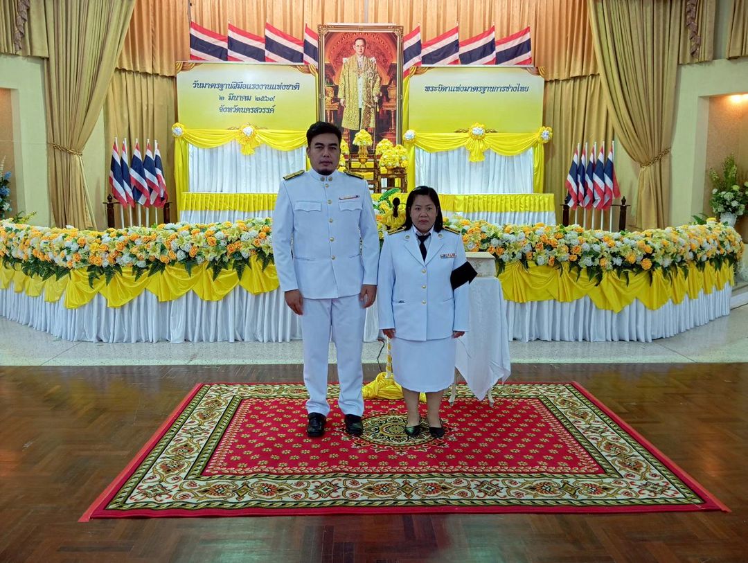 พิธีวางพานพุ่มดอกไม้สดถวายราชสักการะแด่พระบาทสมเด็จพระบรมชนกาธิเบศร มหาภูมิพลอดุลยเดชมหาราชบรมนาถบพิตร 