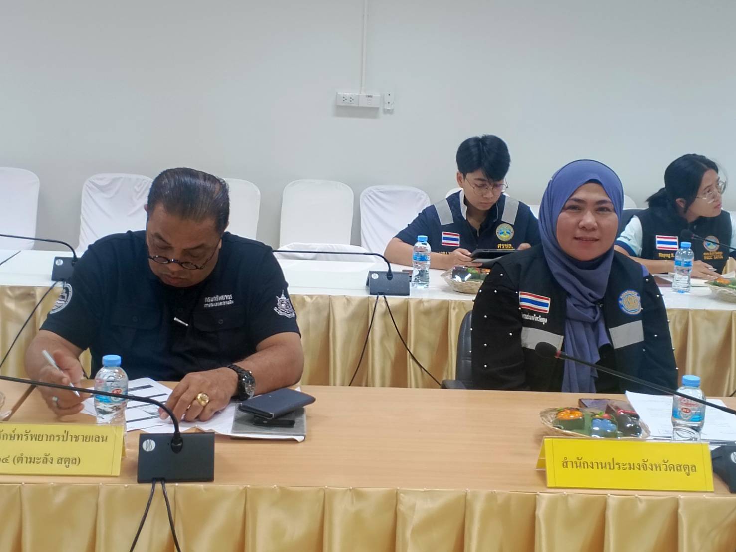 ศูนย์บริหารจัดการด่านตรวจประมงเขต 9 (สตูล) เข้าร่วมประชุมหารือการป้องกันและปราบปรามการทำผิดกฎหมายทางทะเล และติดตามสถานการณ์ทางทะเลในพื้นที่จังหวัดสตูล..คลิก