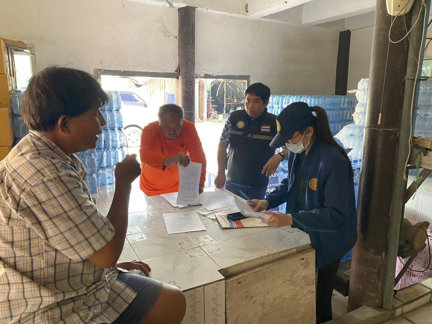 สำนักงานประมงพื้นที่กรุงเทพมหานคร ลงพื้นที่ให้บริการด้านการประมงแก่เกษตรกรในพื้นที่รับผิดชอบ