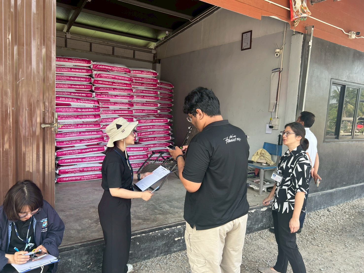 กวอ. ลงพื้นที่ตรวจร้านค้าปัจจัยการผลิตในพื้นที่จังหวัดสมุทรสาคร,เพชรบุรี,ประจวบคีรีขันธ์