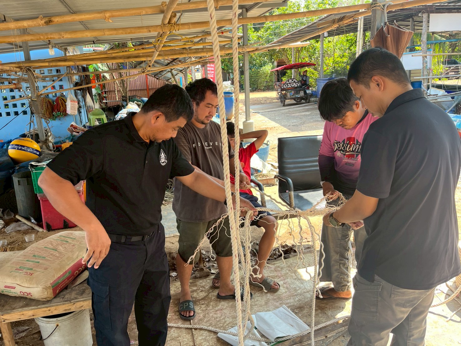 ศูนย์ป้องกันและปราบปรามประมงทะเลระยอง  ปฏิบัติงานโครงการเสริมการมีส่วนร่วมของชุมชนประมง..คลิก