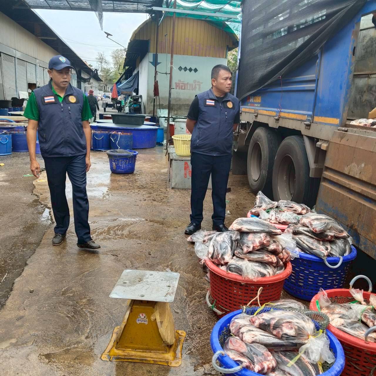 ตรวจสอบความเสี่ยงในพื้นที่ ตลาดรัตนธรรม และตลาดรุ่งทวีทรัพย์..คลิก