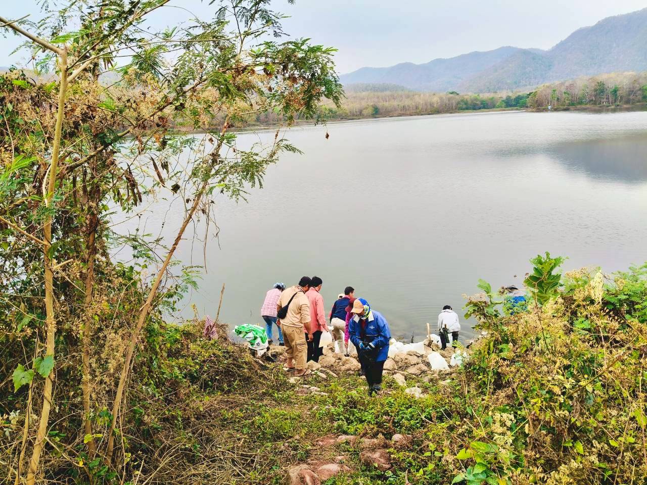 กิจกรรมปล่อยพันธุ์กุ้งก้ามกราม ตามโครงการฟื้นฟูทรัพยากรสัตว์น้ำเศรษฐกิจ (กุ้งก้ามกราม) ในแหล่งน้ำสำคัญ