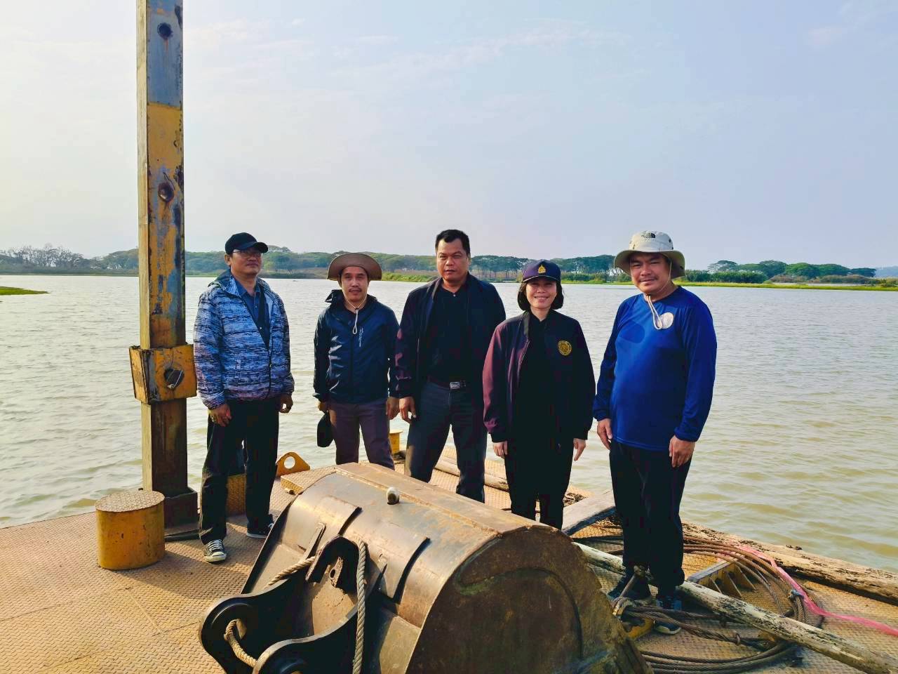 คณะกรรมการตรวจสอบการบูรณะแหล่งน้ำธรรมชาติ    โดยดำเนินการตรวจสอบผลการปฏิบัติงานกำจัดวัชพืชกว๊านพะเยา จังหวัดพะเยา